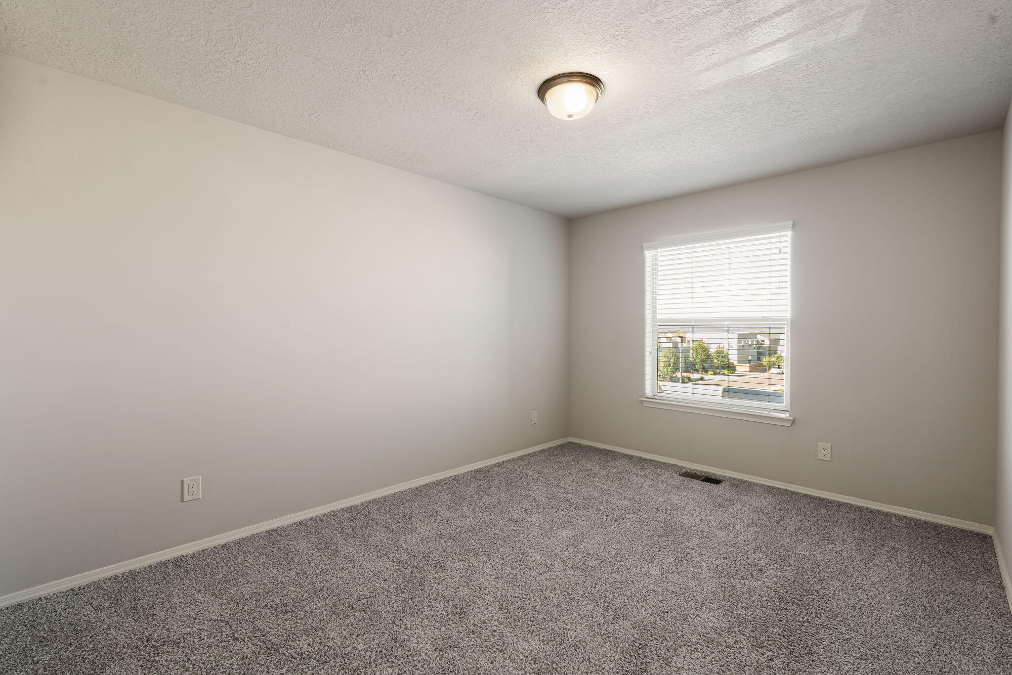Photo 4 — 8722 Sevano Circle NE