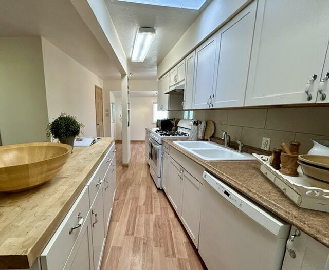 Photo 6 — 3800 Denise Court NE