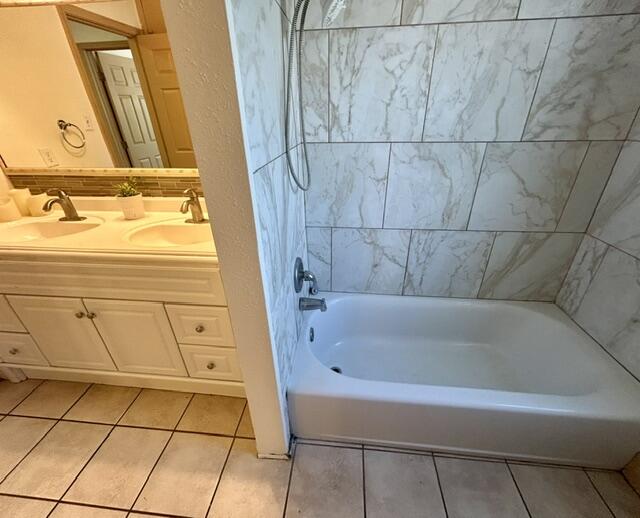 Photo 12 — 3800 Denise Court NE
