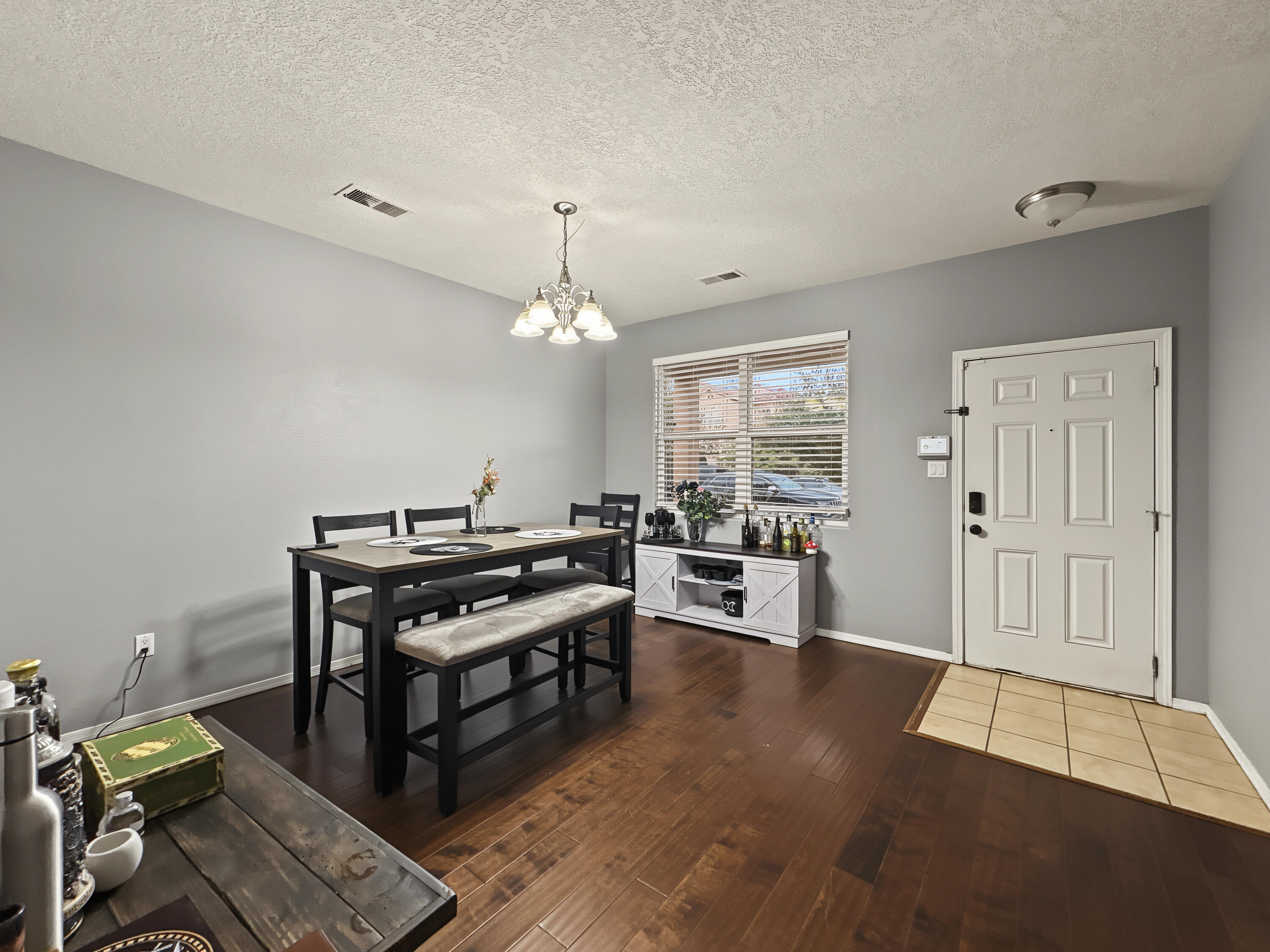 Photo 19 — 905 Molten Place NW