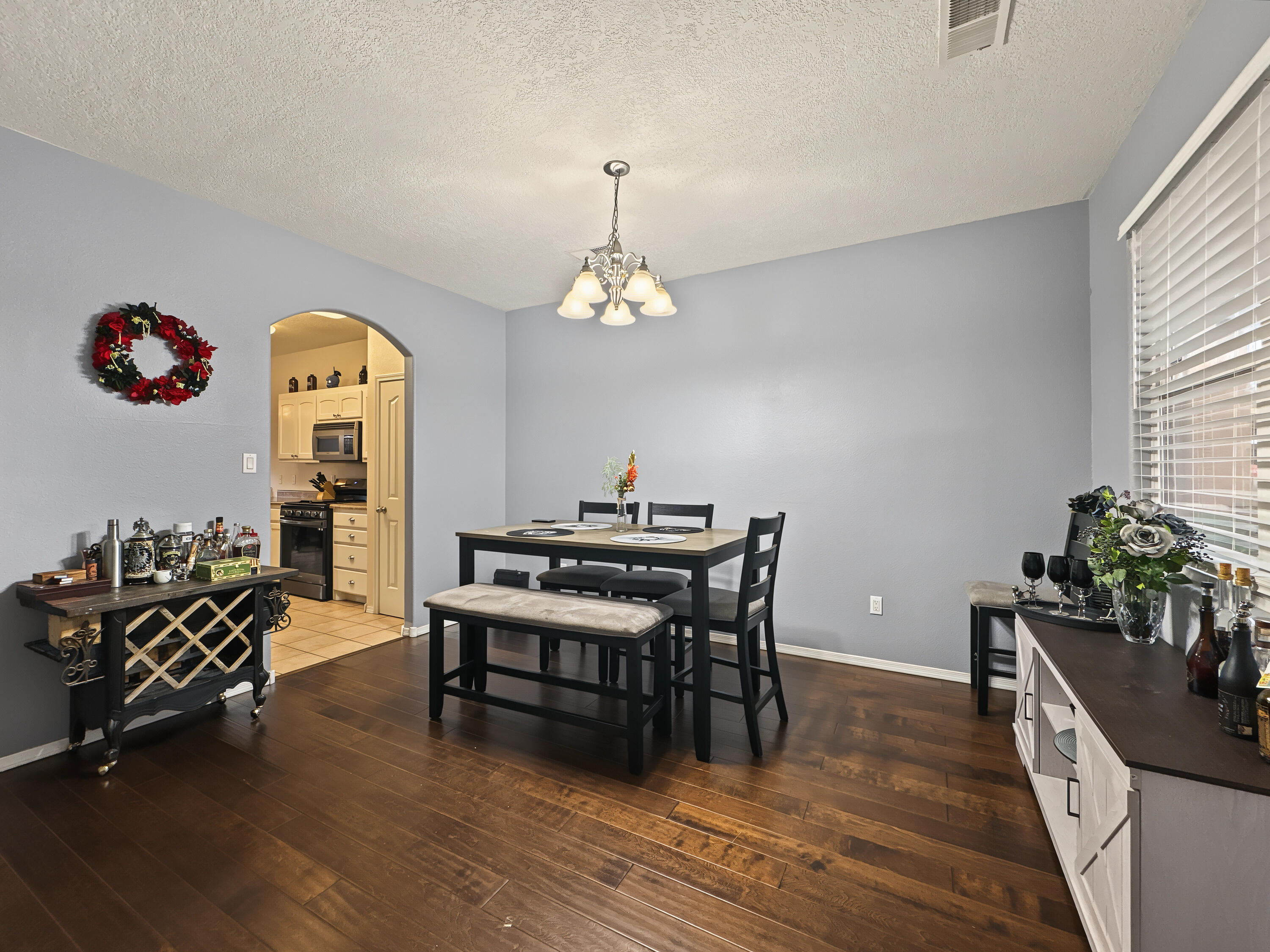 Photo 20 — 905 Molten Place NW
