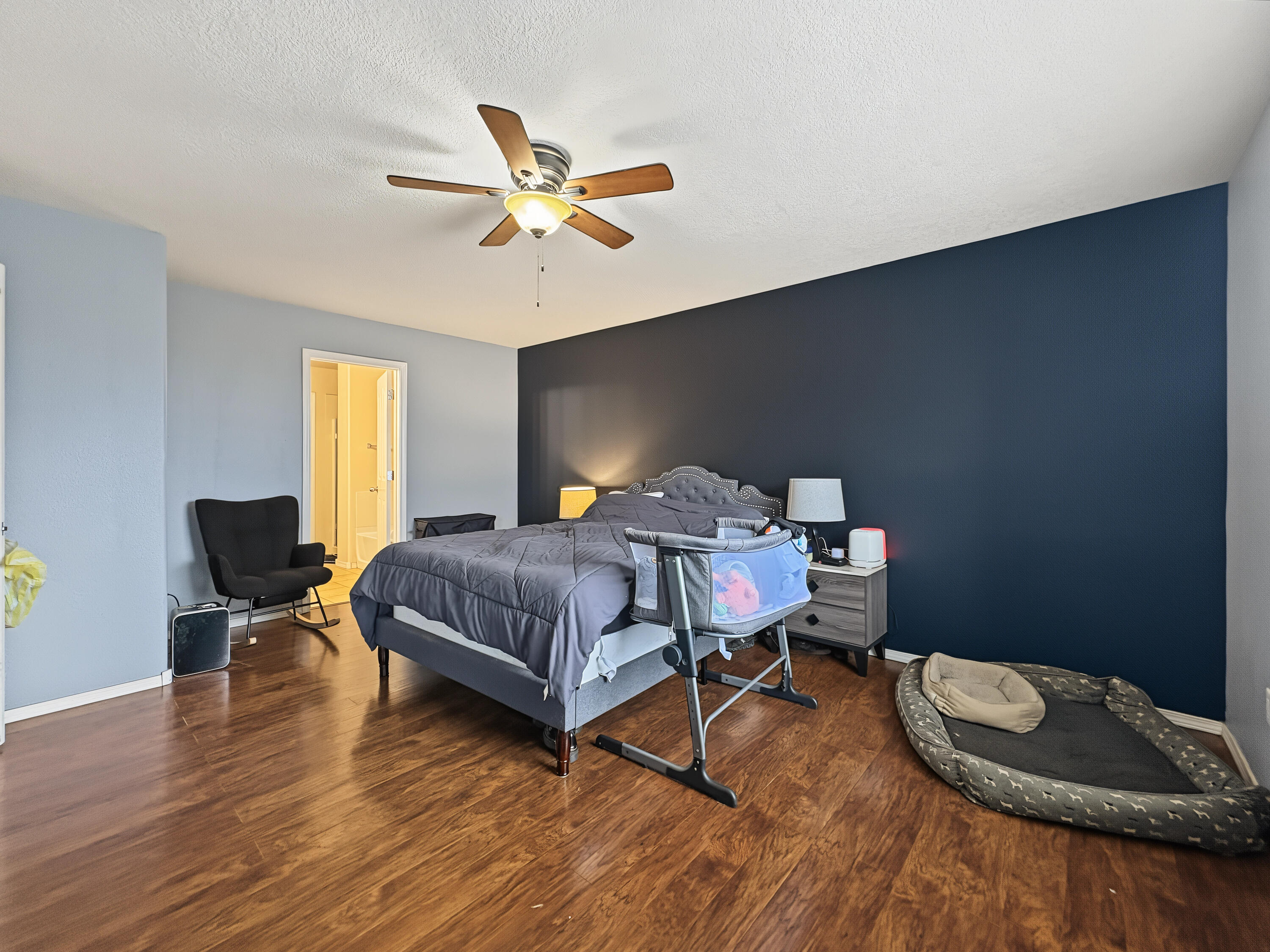 Photo 13 — 905 Molten Place NW