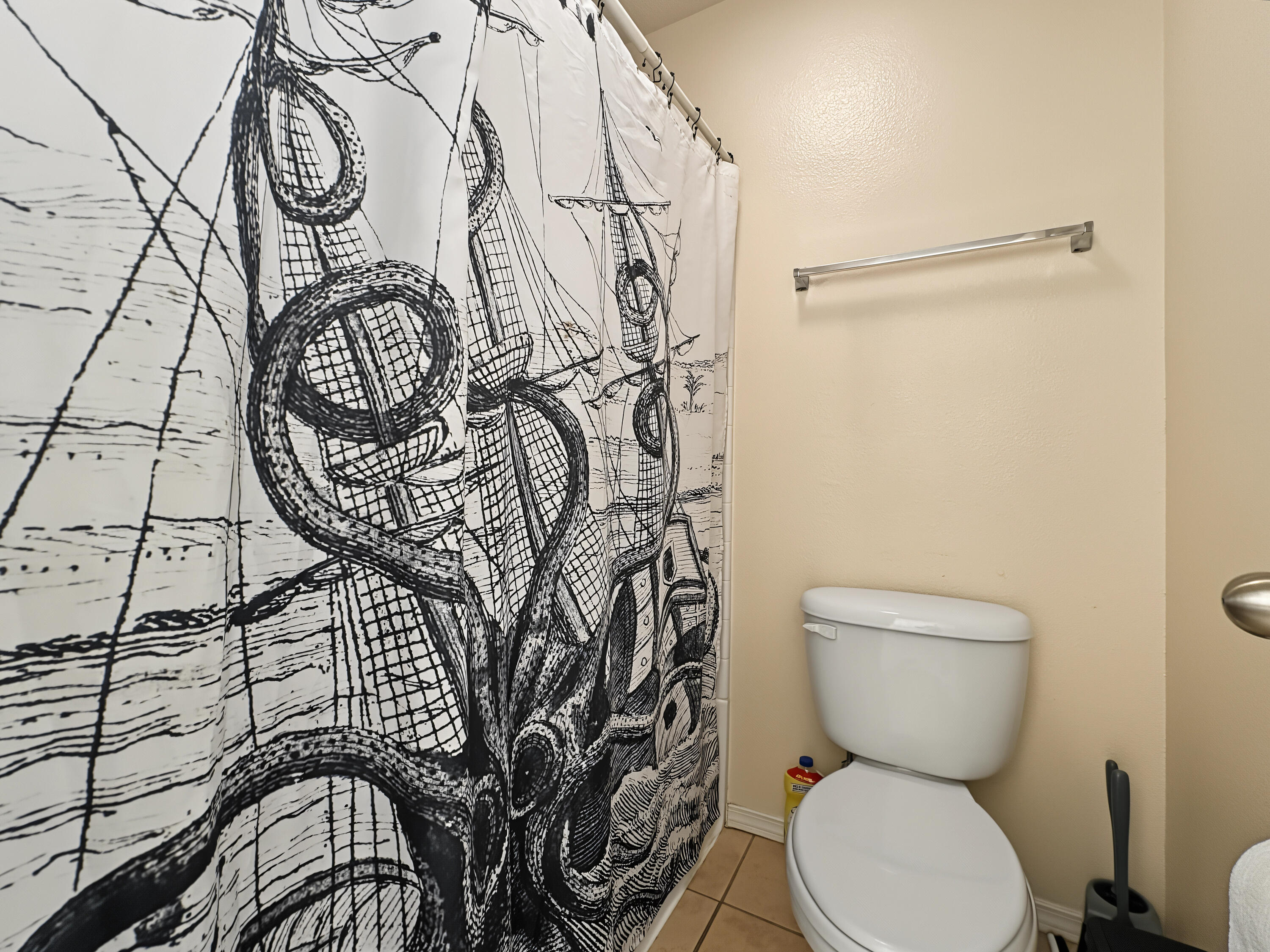 Photo 5 — 905 Molten Place NW