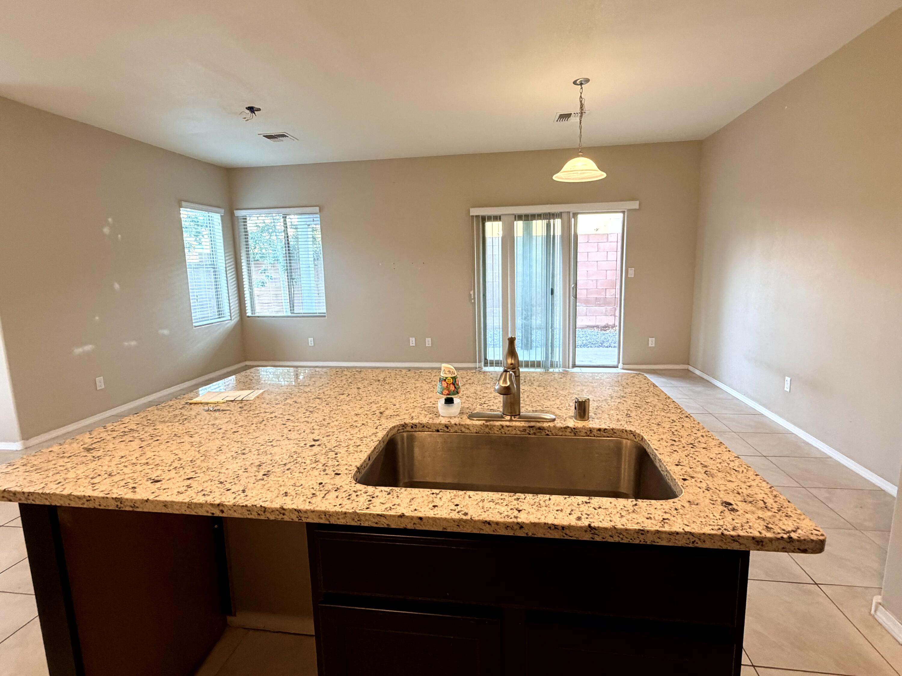 Photo 18 — 1600 Borrego Drive SE