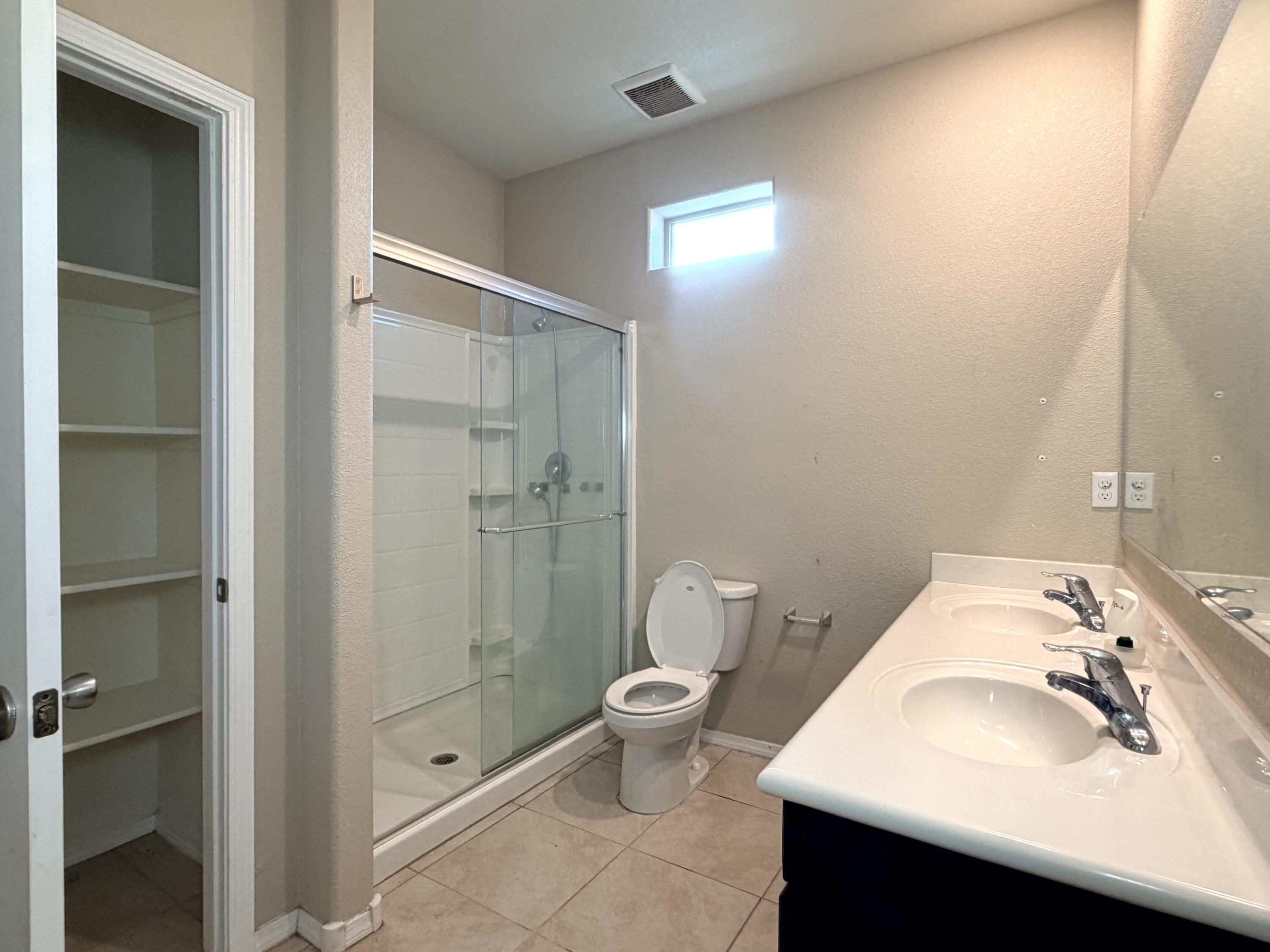 Photo 14 — 1600 Borrego Drive SE