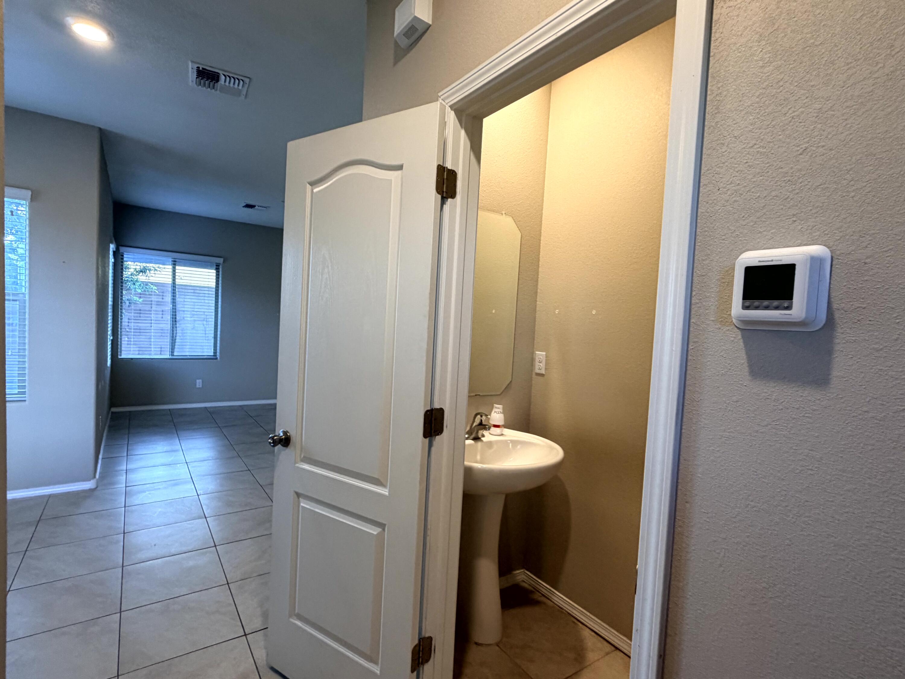 Photo 2 — 1600 Borrego Drive SE
