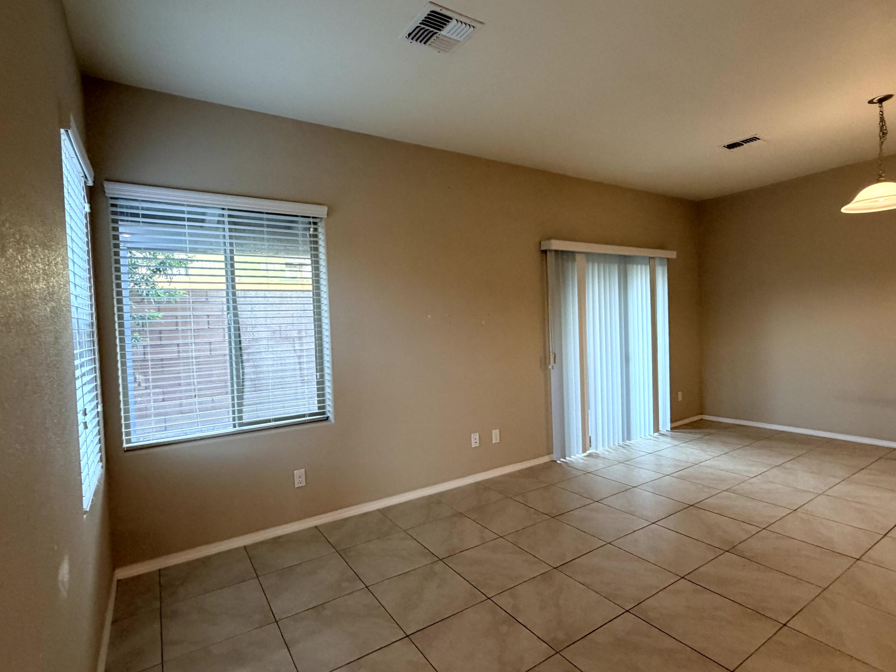 Photo 4 — 1600 Borrego Drive SE