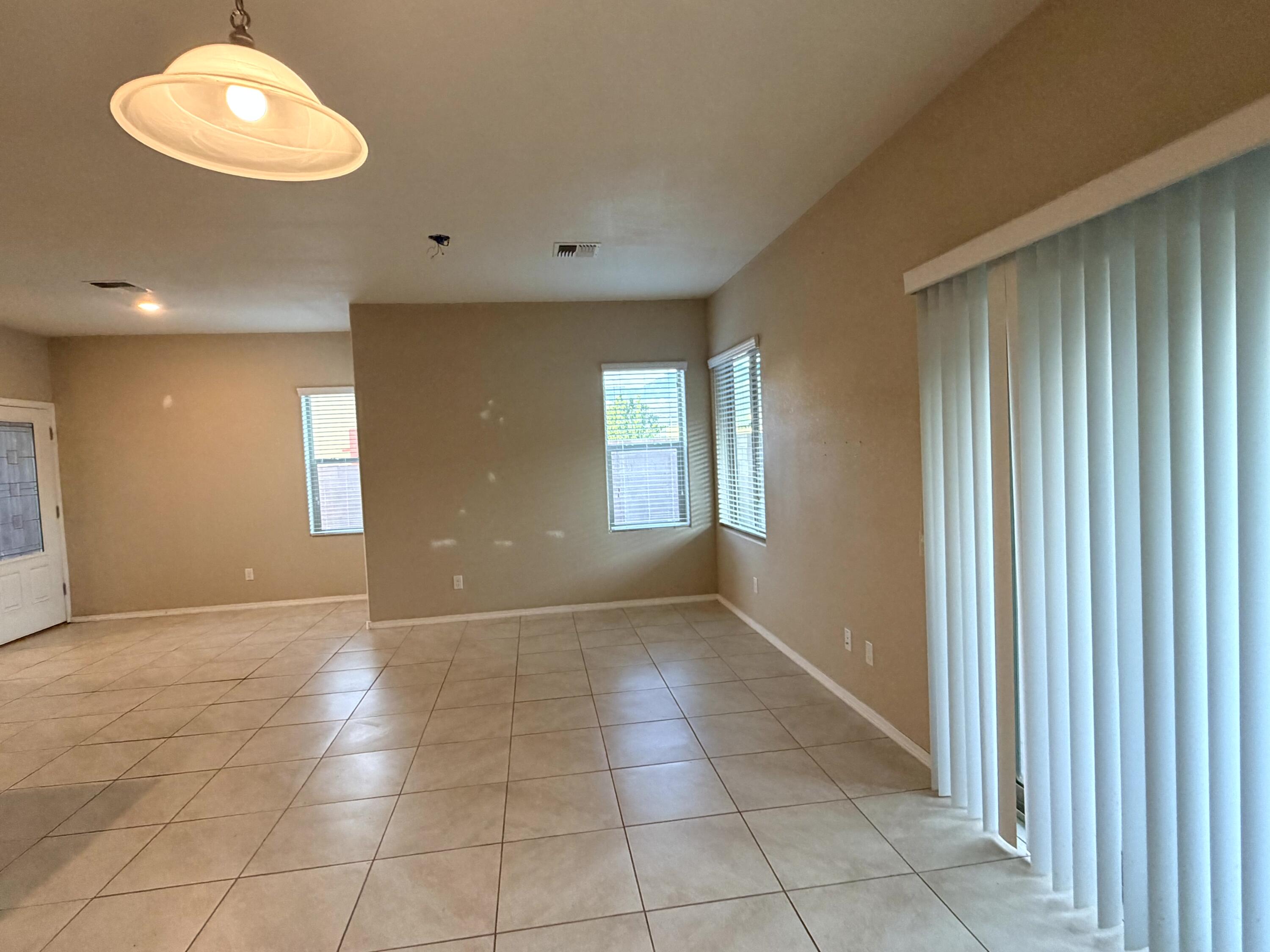 Photo 5 — 1600 Borrego Drive SE