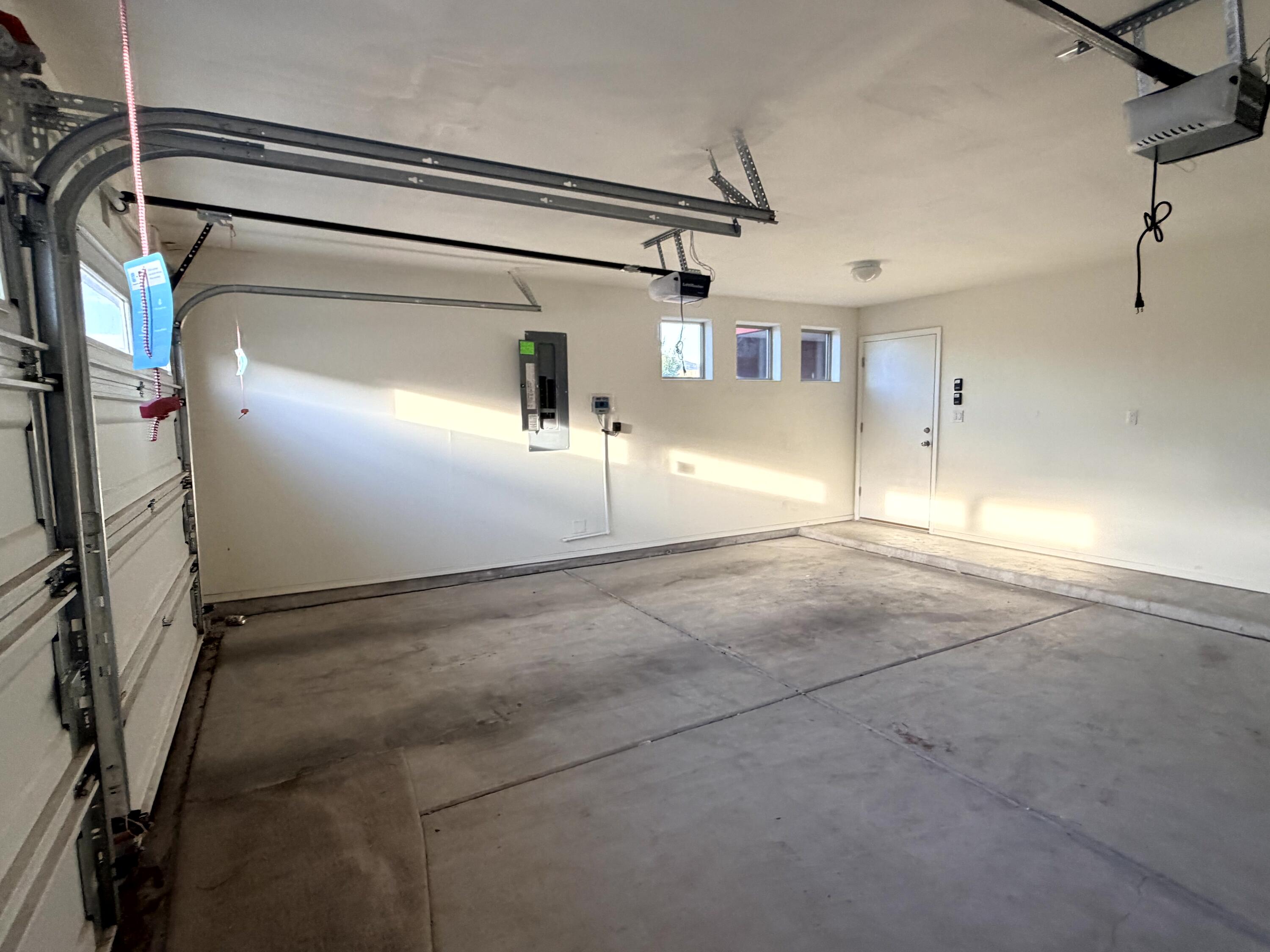 Photo 7 — 1600 Borrego Drive SE