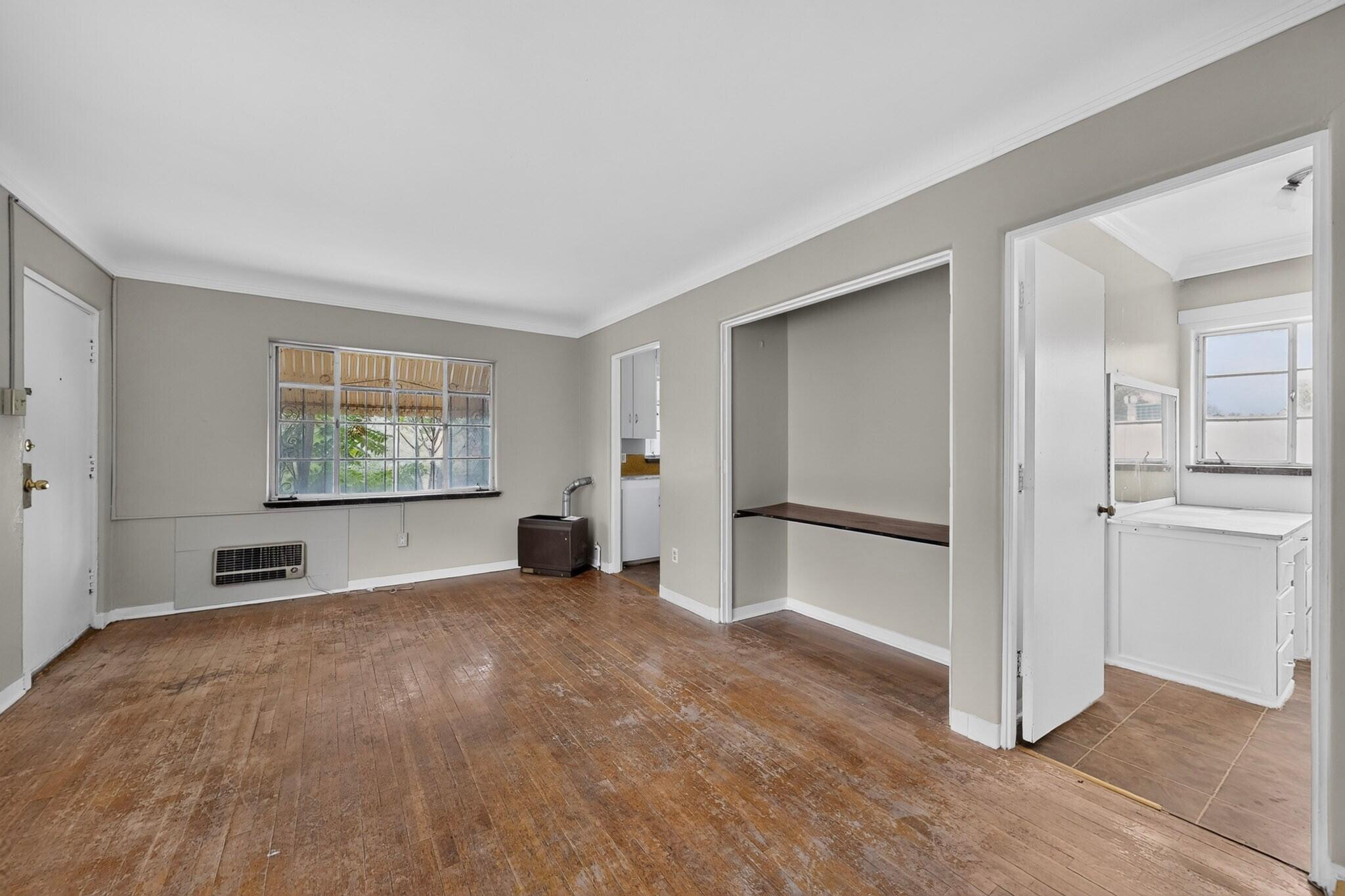 Photo 12 — 414 Pine Street SE