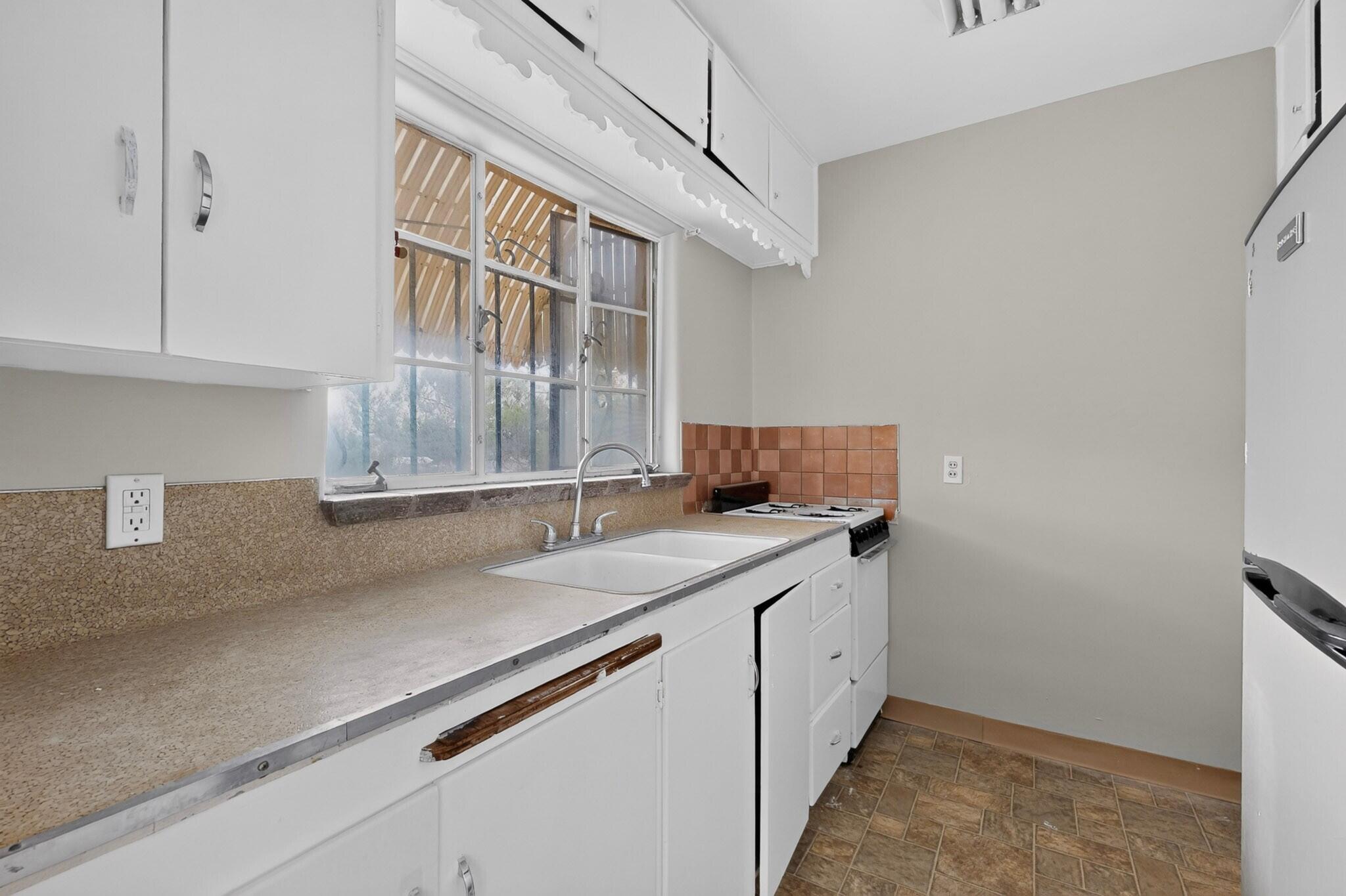 Photo 14 — 414 Pine Street SE