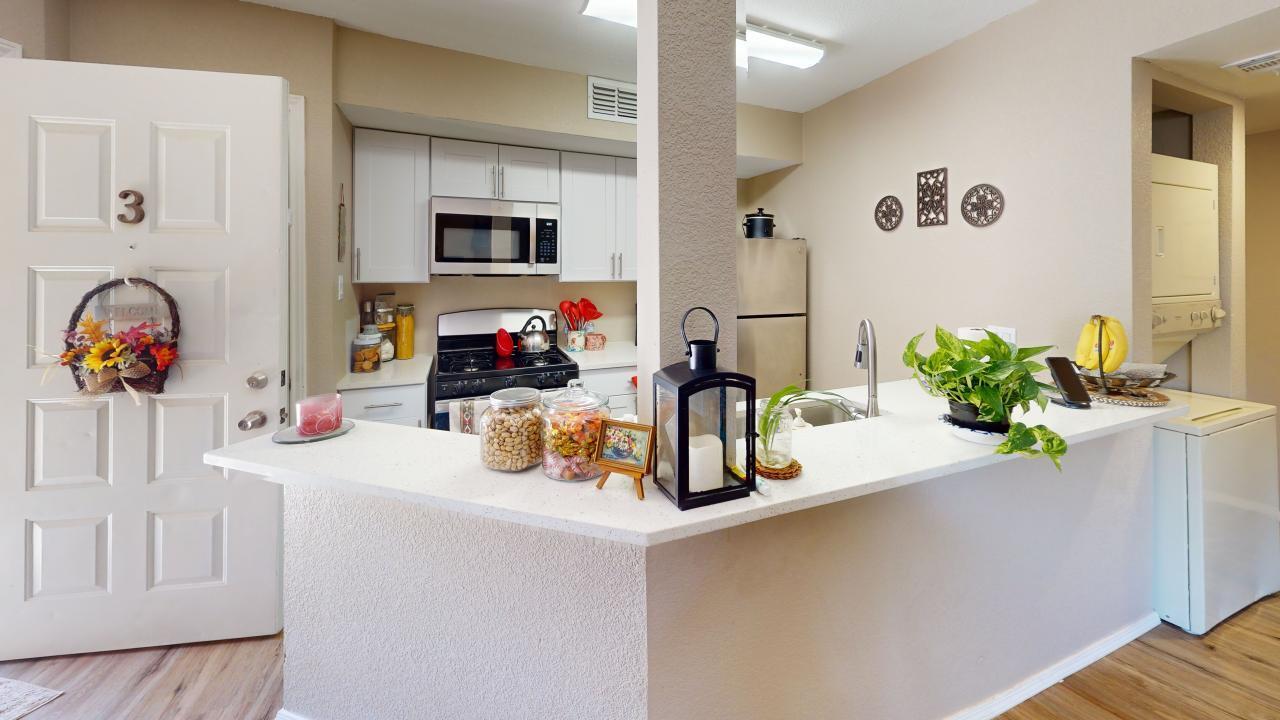 Photo 9 — 2100 Stardust Court