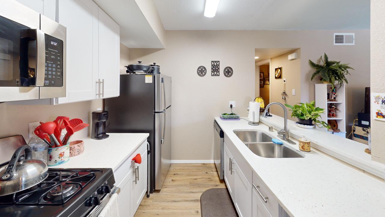 Photo 10 — 2100 Stardust Court