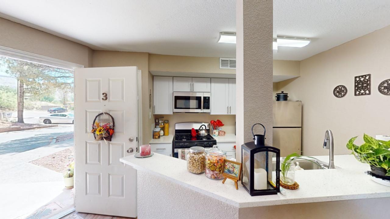 Photo 14 — 2100 Stardust Court