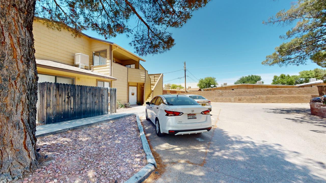 Photo 5 — 2100 Stardust Court