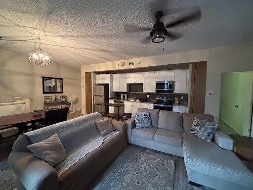 Photo 4 — 102 Thunder Mountain Court