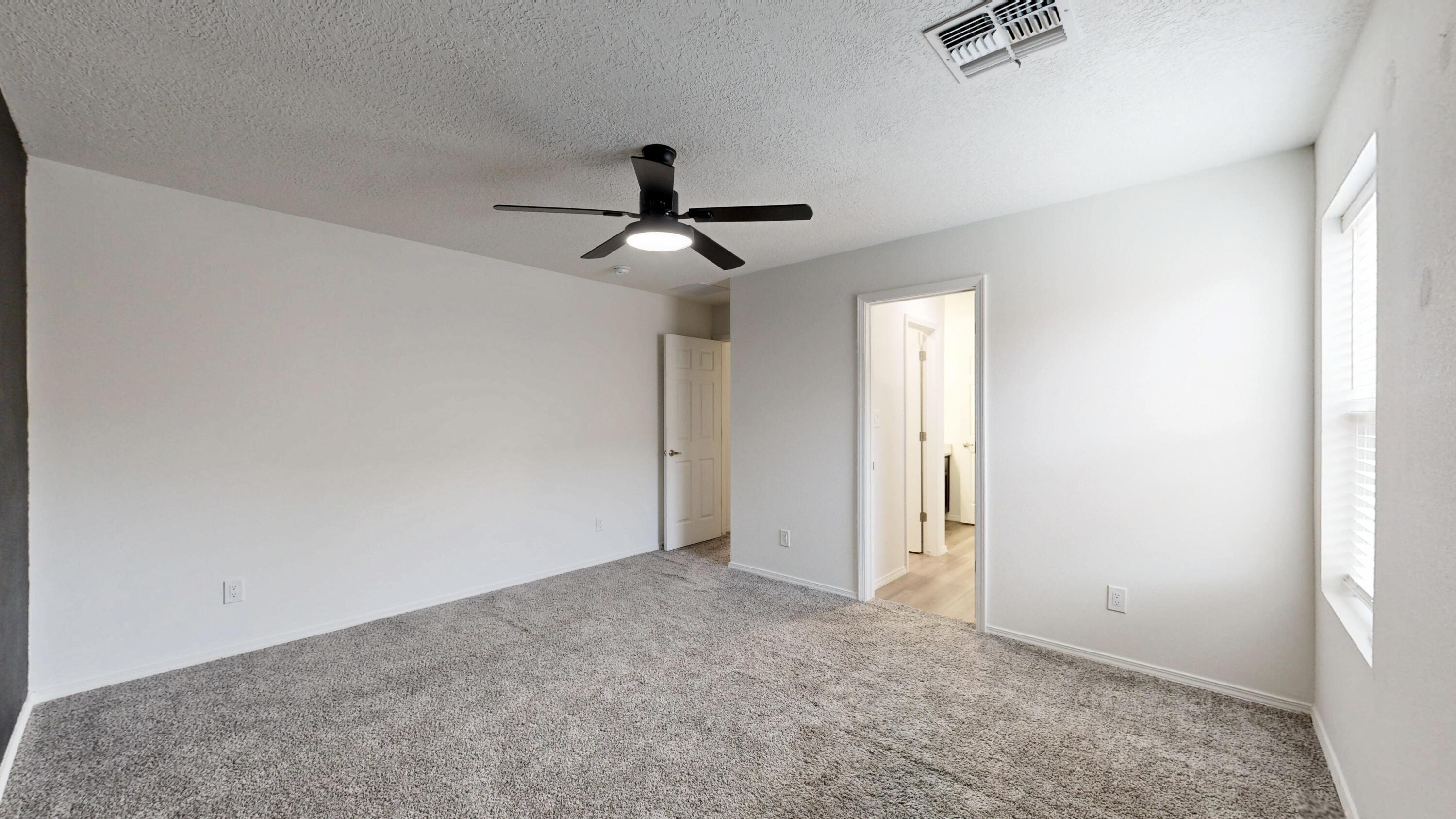 Photo 16 — 267 San Clemente Avenue NW