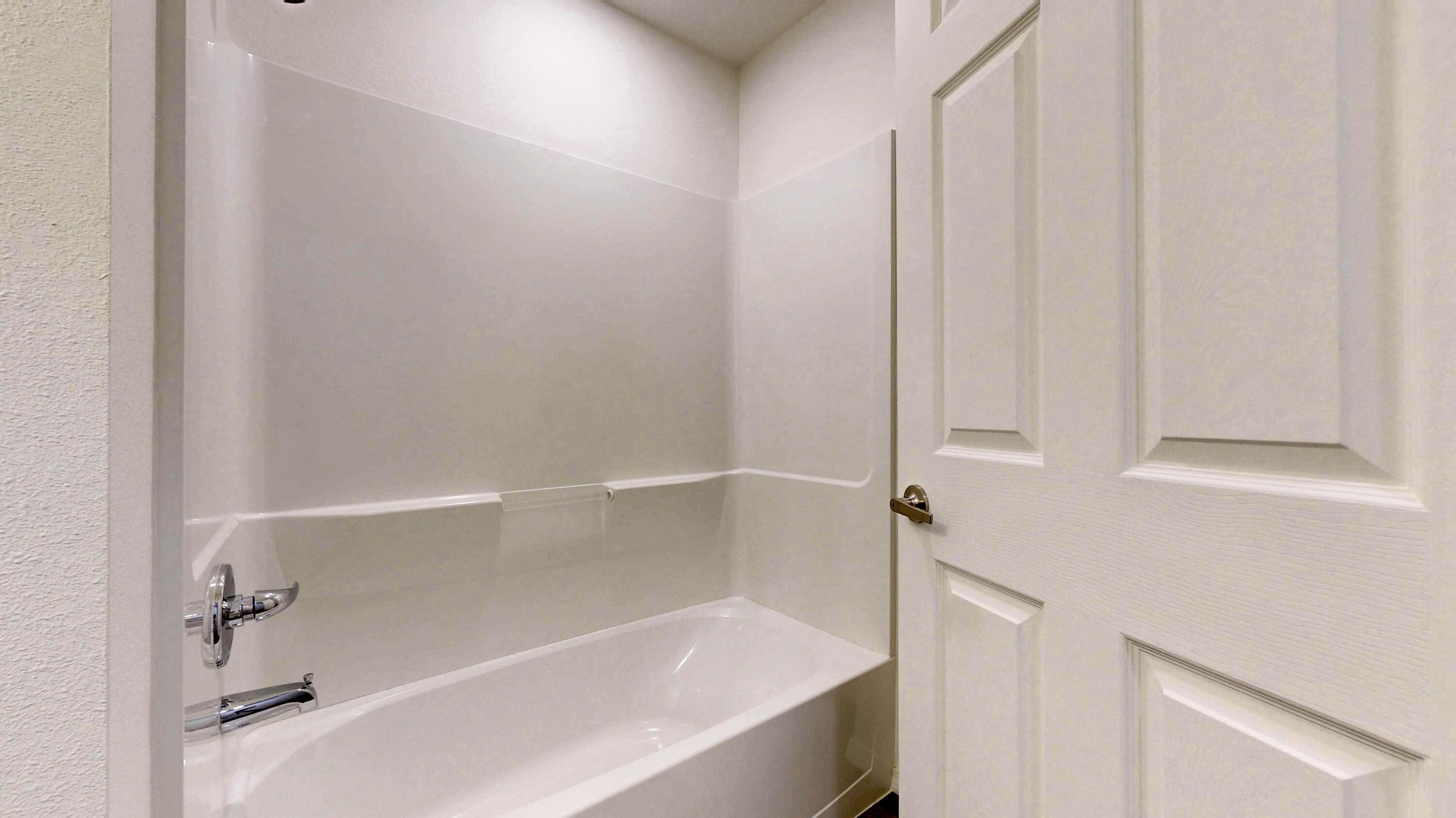 Photo 13 — 267 San Clemente Avenue NW