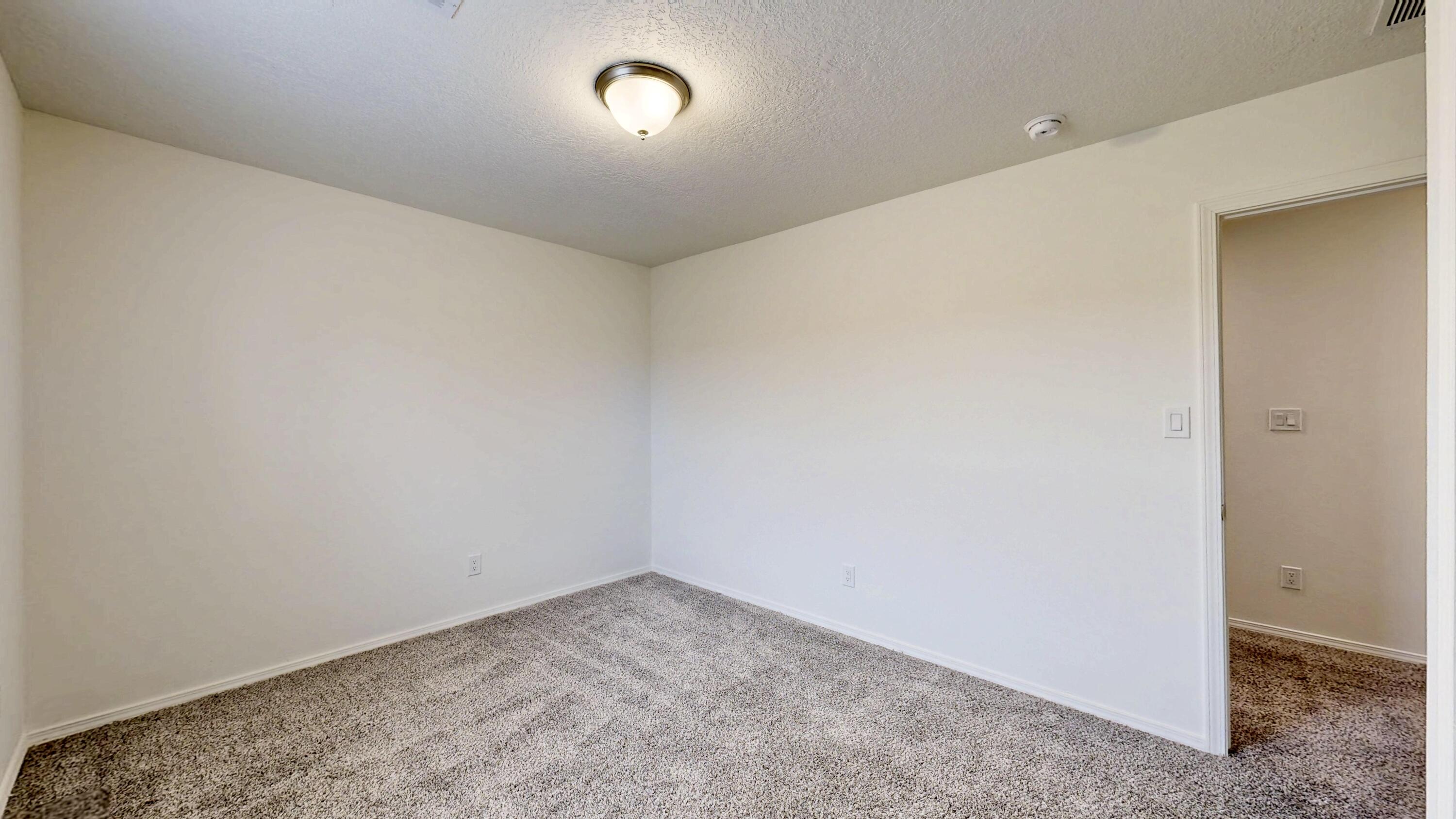 Photo 11 — 267 San Clemente Avenue NW