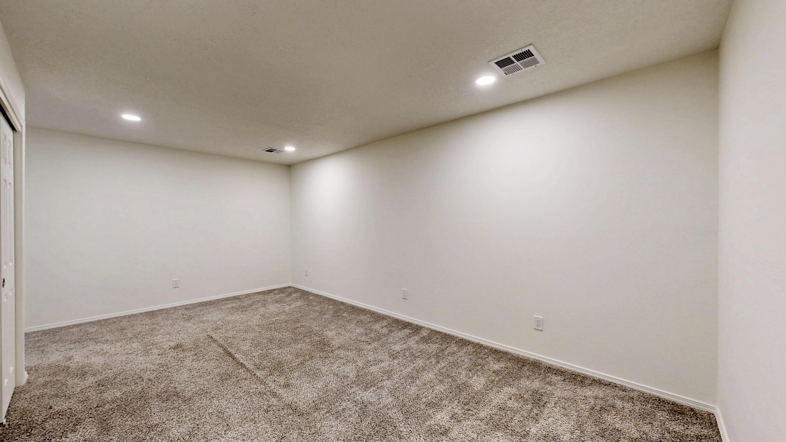 Photo 10 — 267 San Clemente Avenue NW