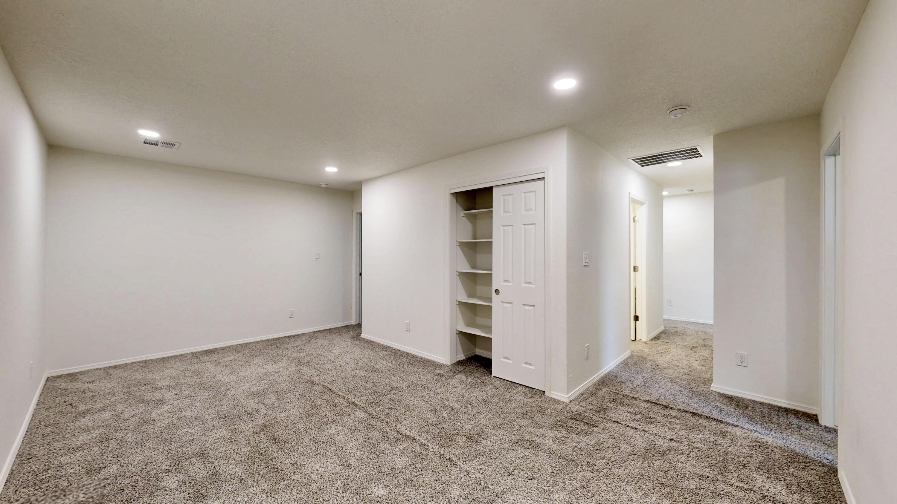 Photo 5 — 267 San Clemente Avenue NW