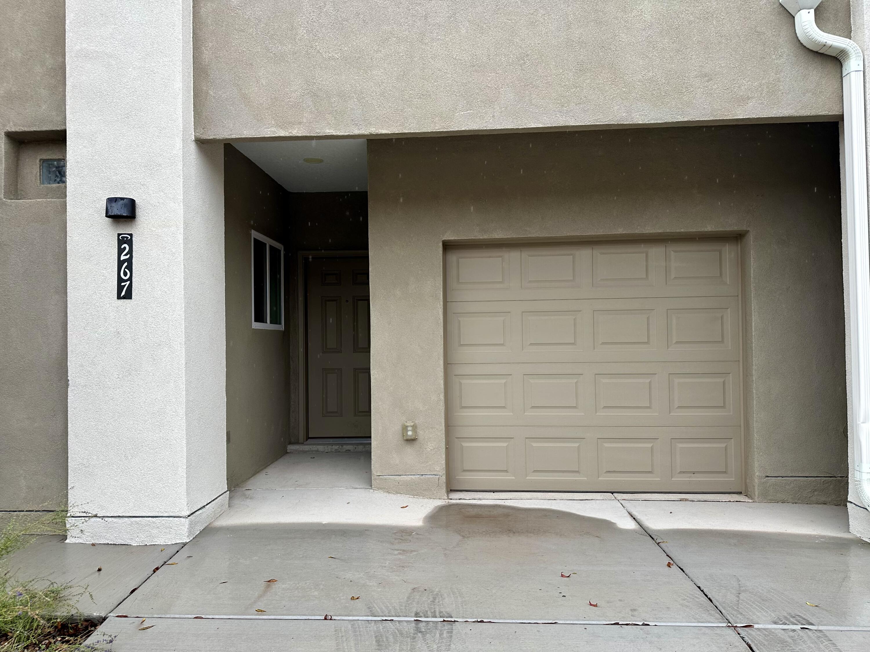 Photo 2 — 267 San Clemente Avenue NW