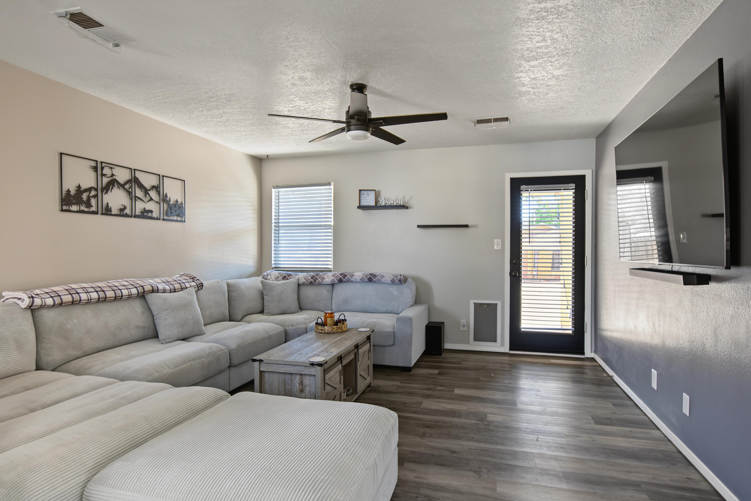 Photo 4 — 908 Somerset Meadows Drive NE