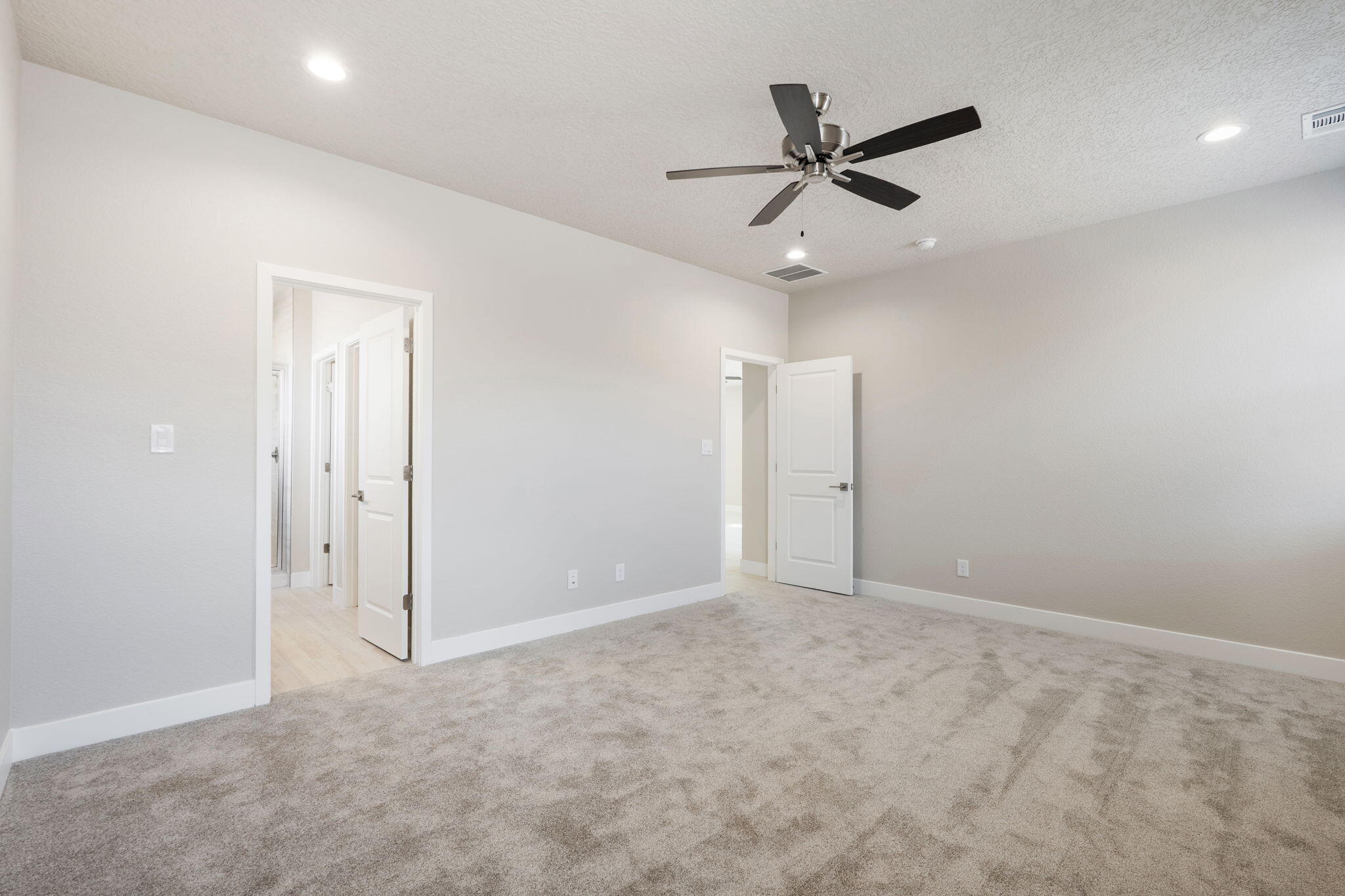 Photo 4 — 6945 Ava Road