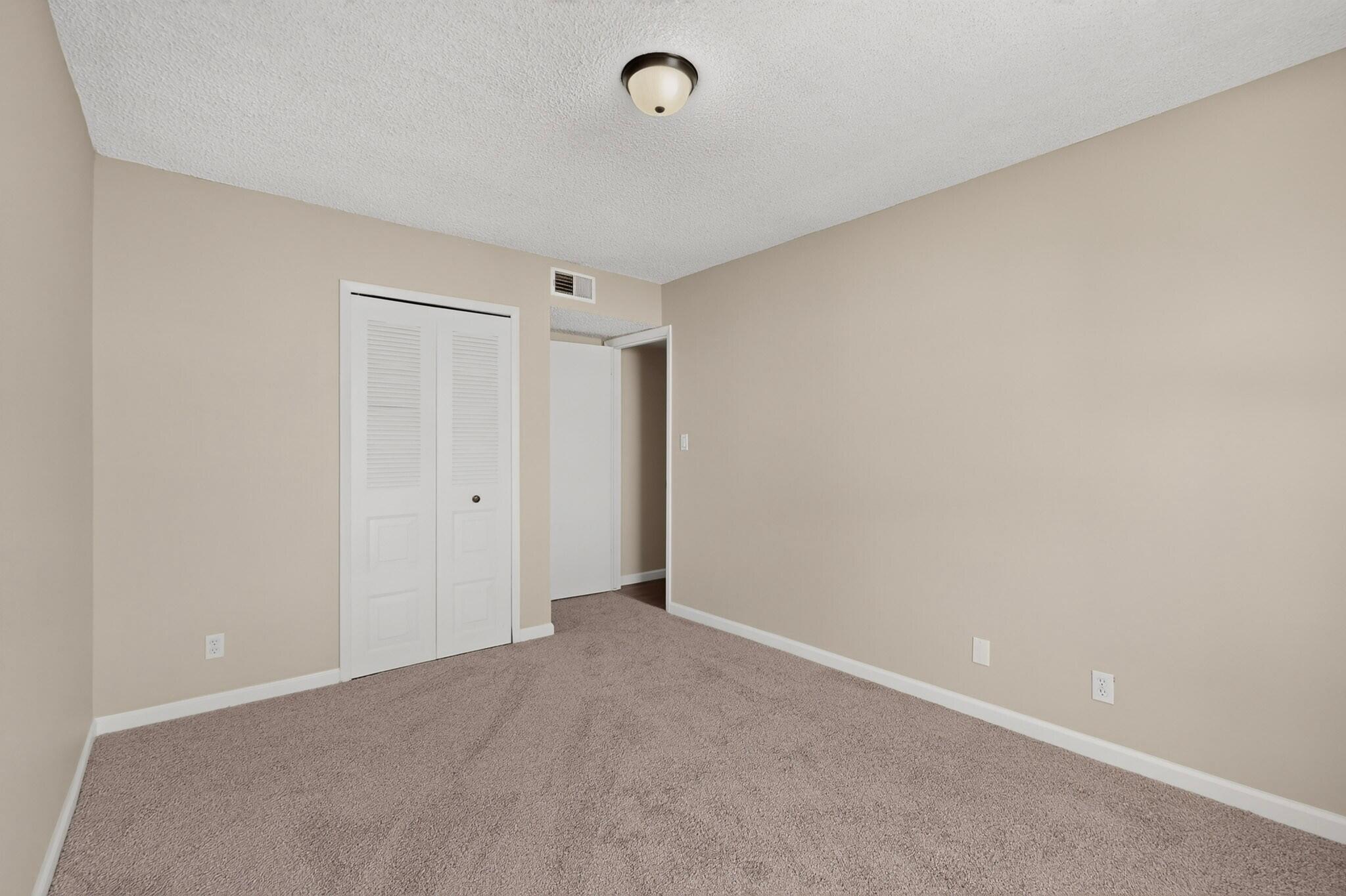 Photo 4 — 37 Calle Arroyo Seco NW
