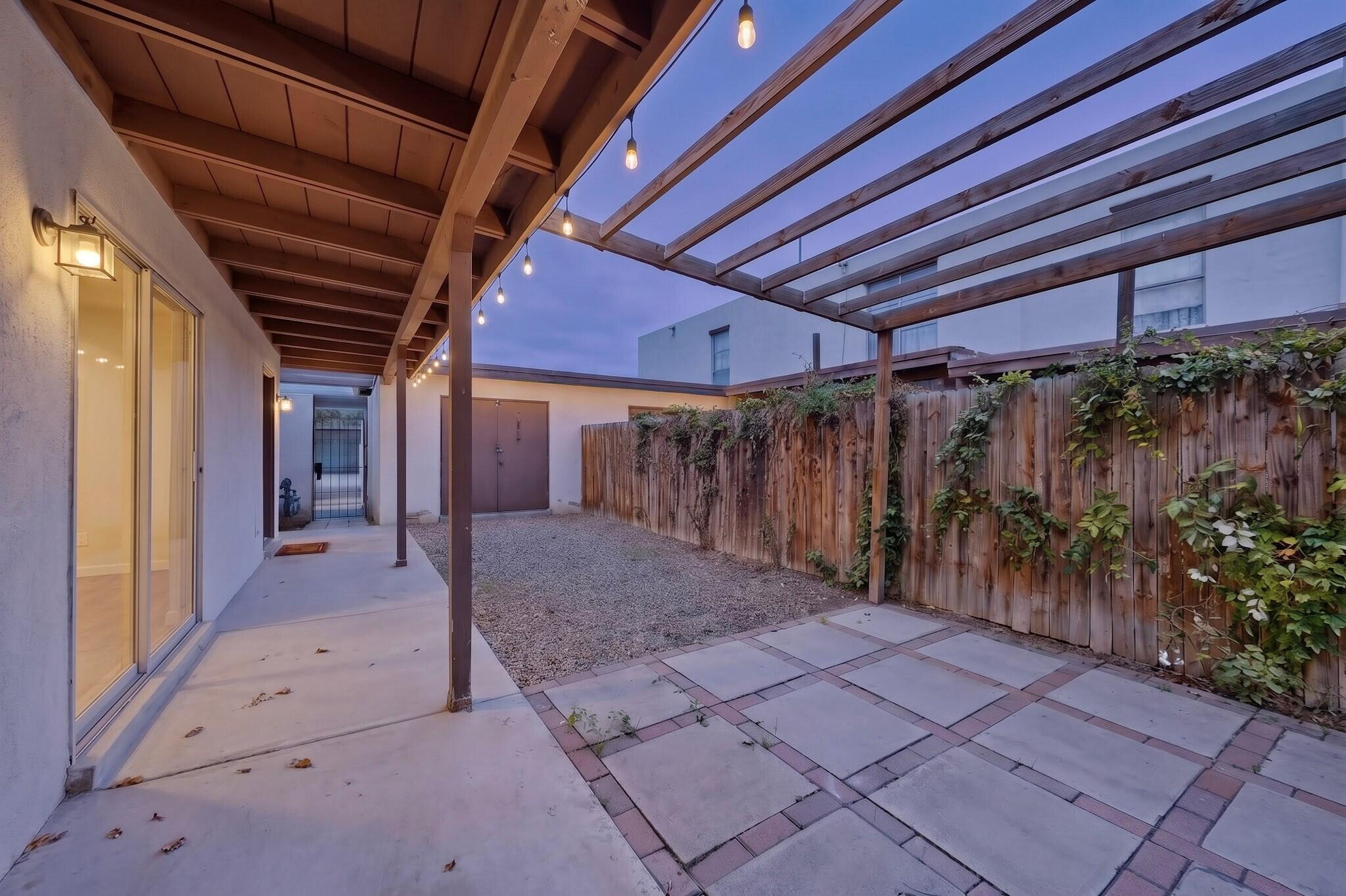 Photo 5 — 37 Calle Arroyo Seco NW