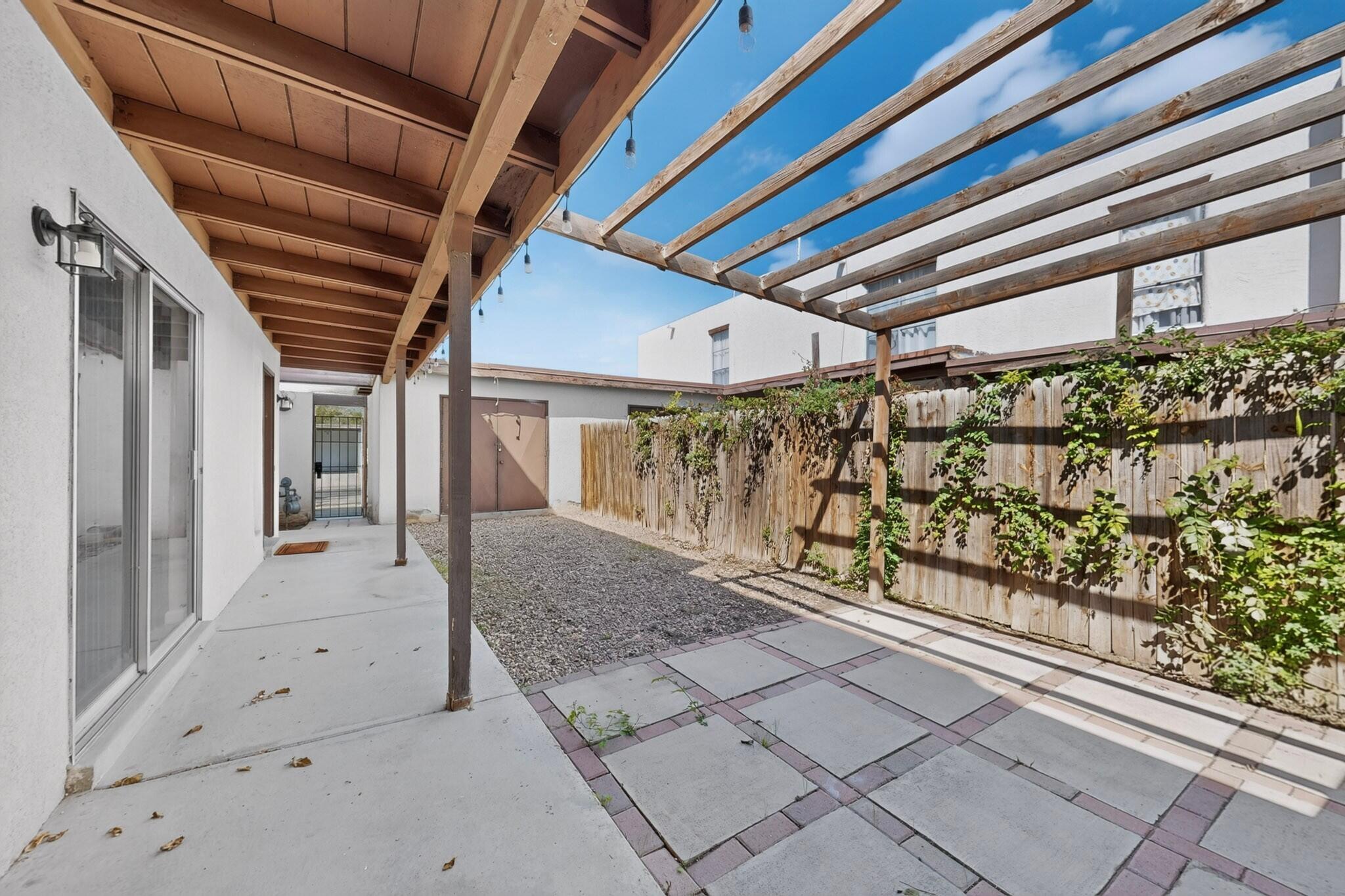 Photo 6 — 37 Calle Arroyo Seco NW