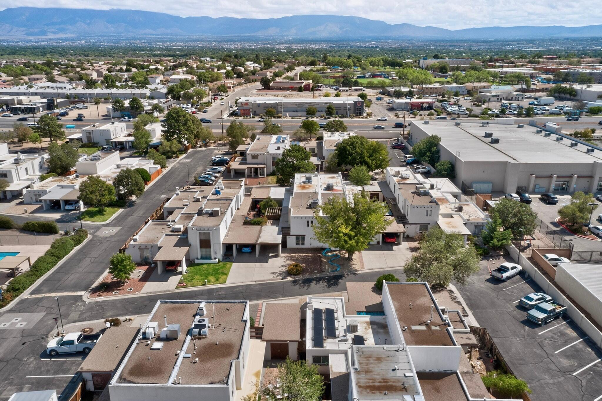 Photo 10 — 37 Calle Arroyo Seco NW