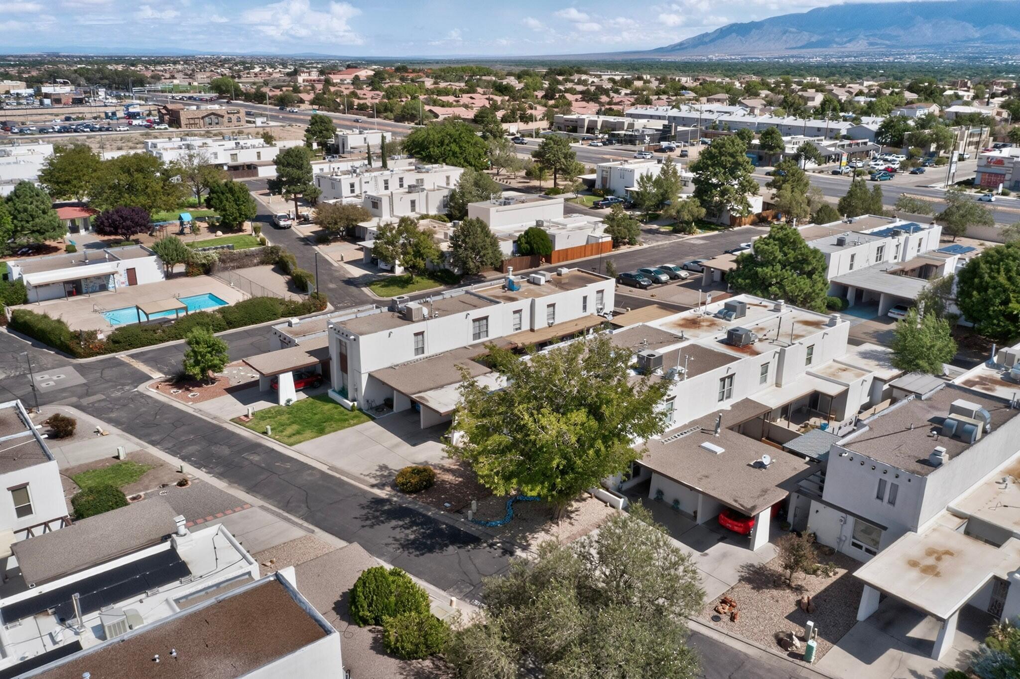 Photo 11 — 37 Calle Arroyo Seco NW