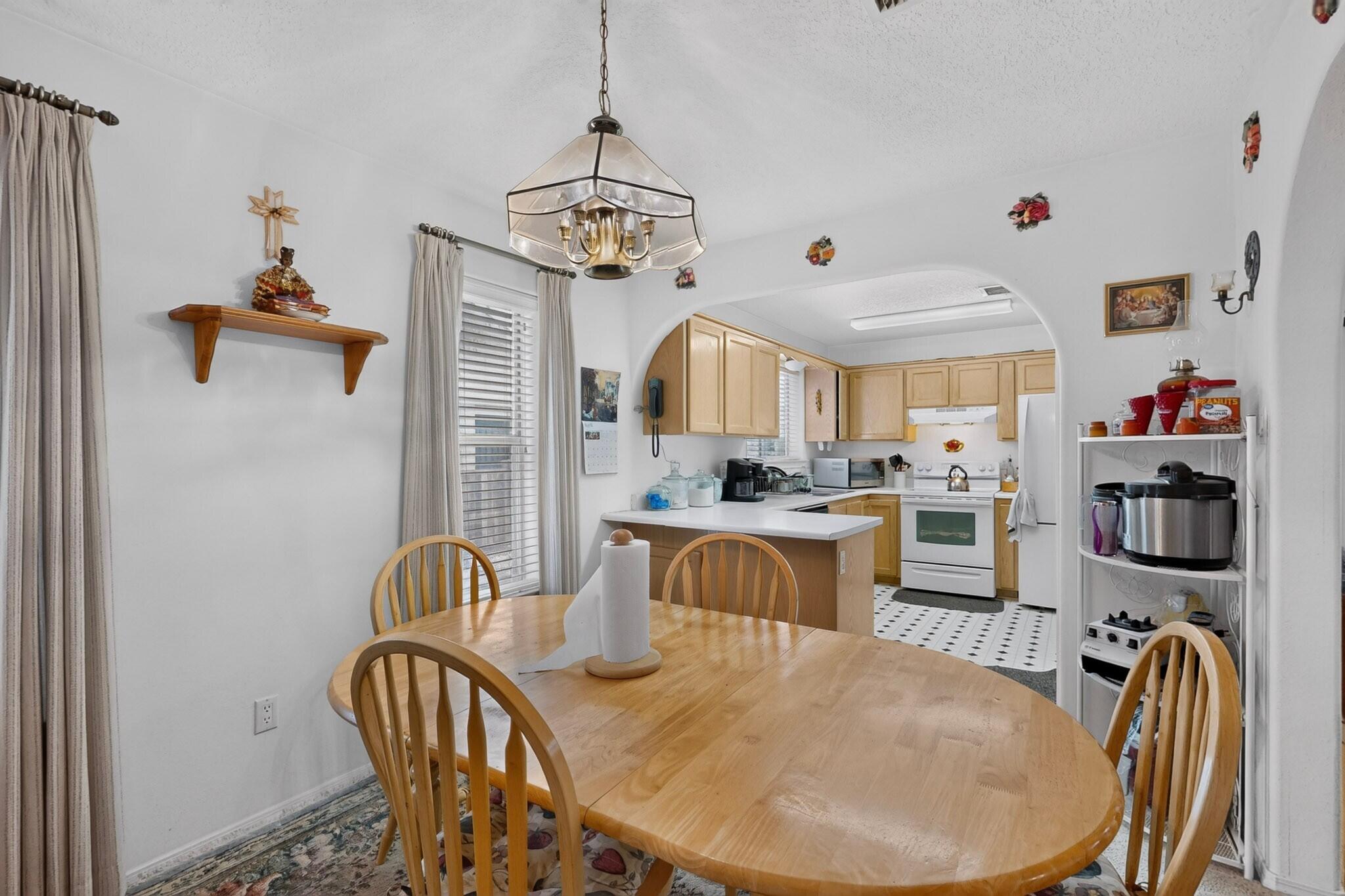 Photo 14 — 928 Lee Trevino Boulevard