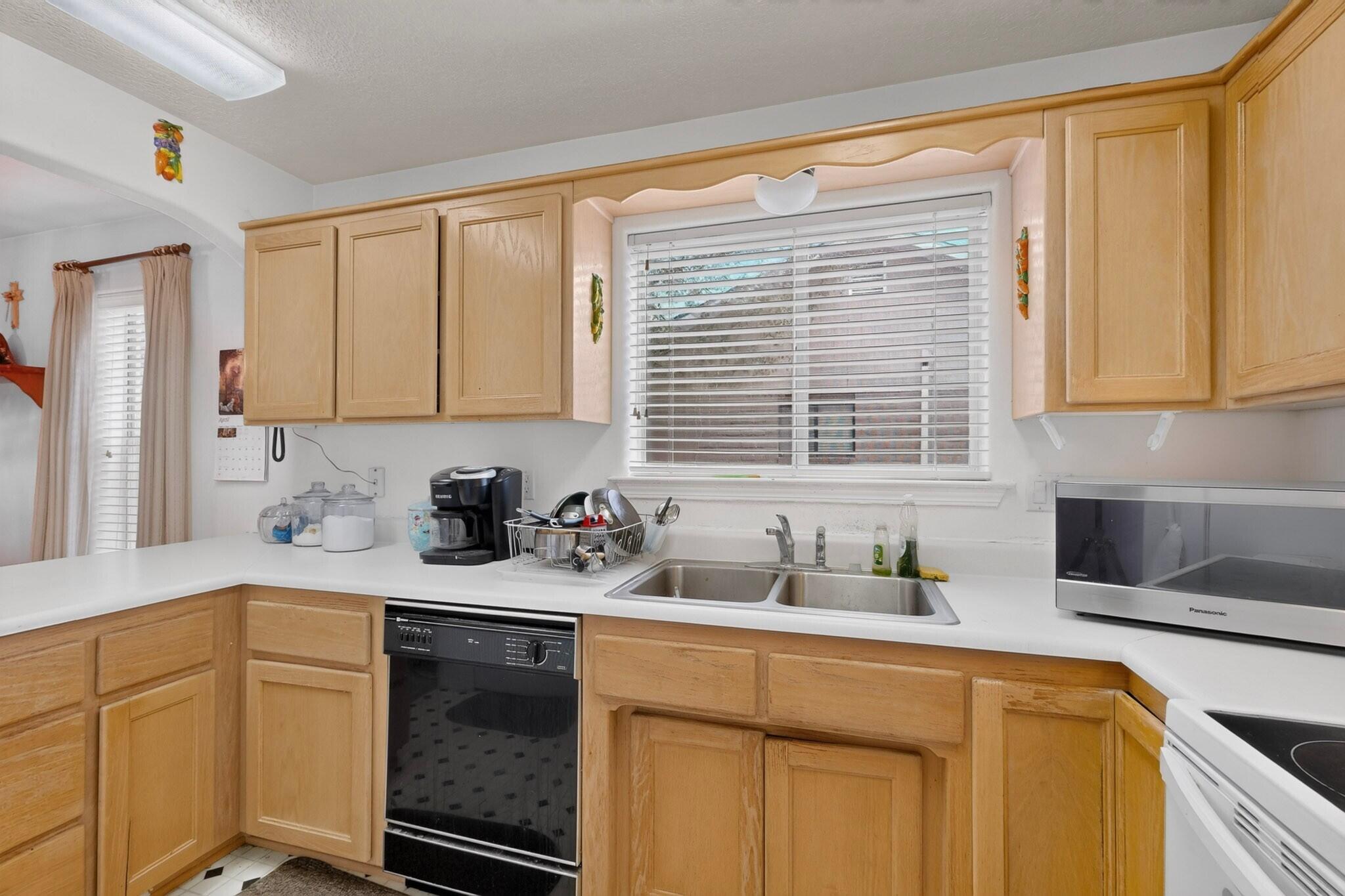 Photo 16 — 928 Lee Trevino Boulevard