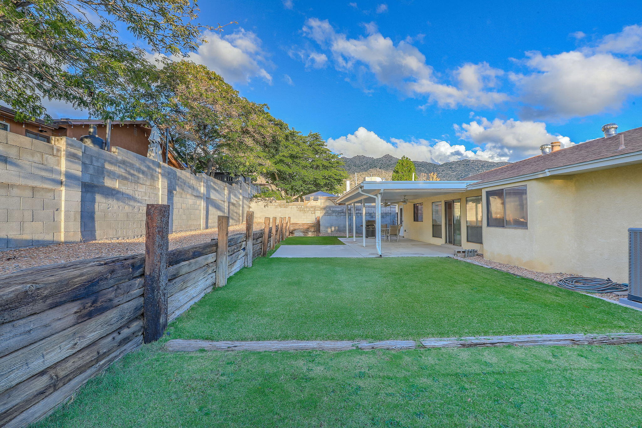 Photo 11 — 14307 Camino Del Rey NE