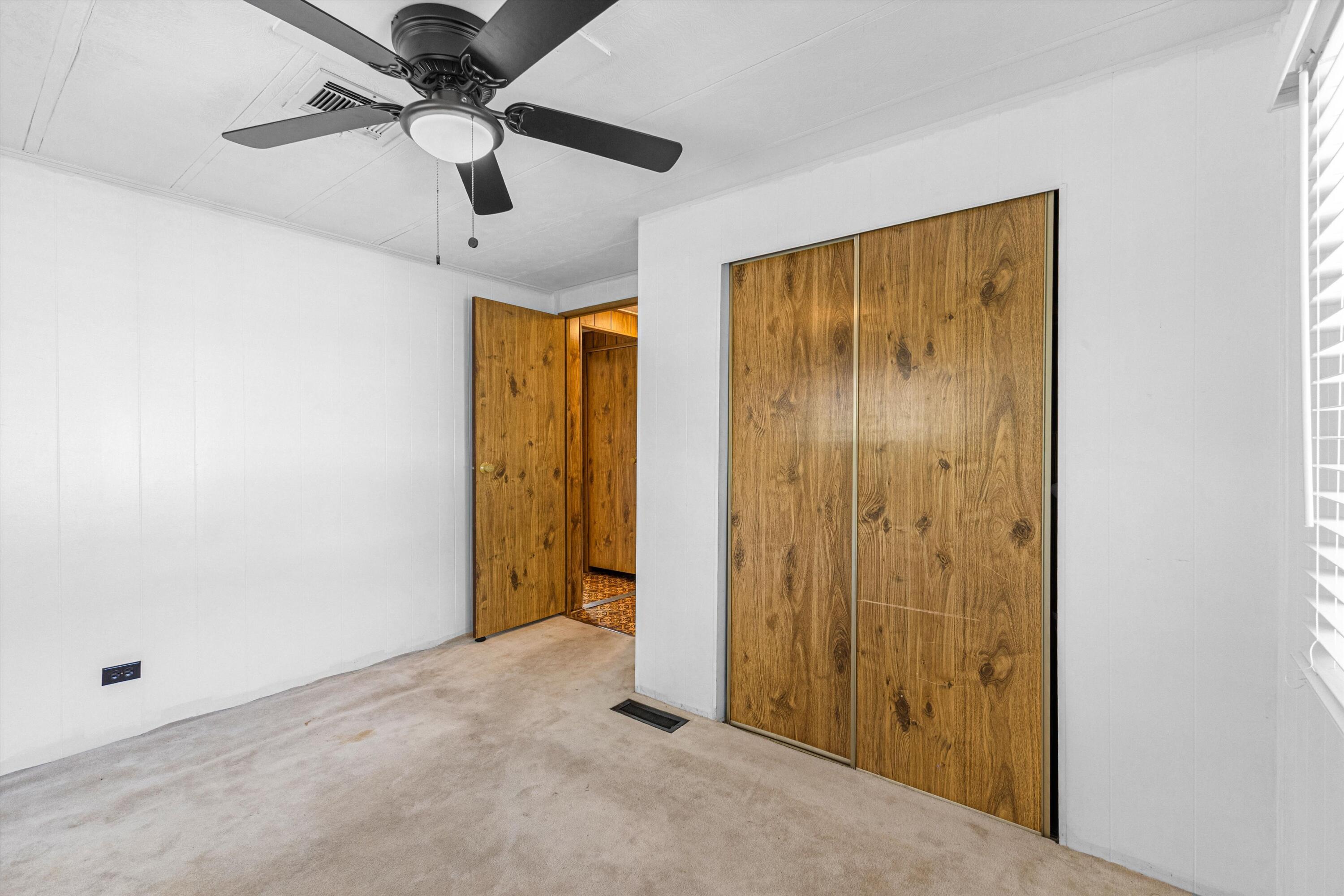 Photo 4 — 901 Beaver Trail SE