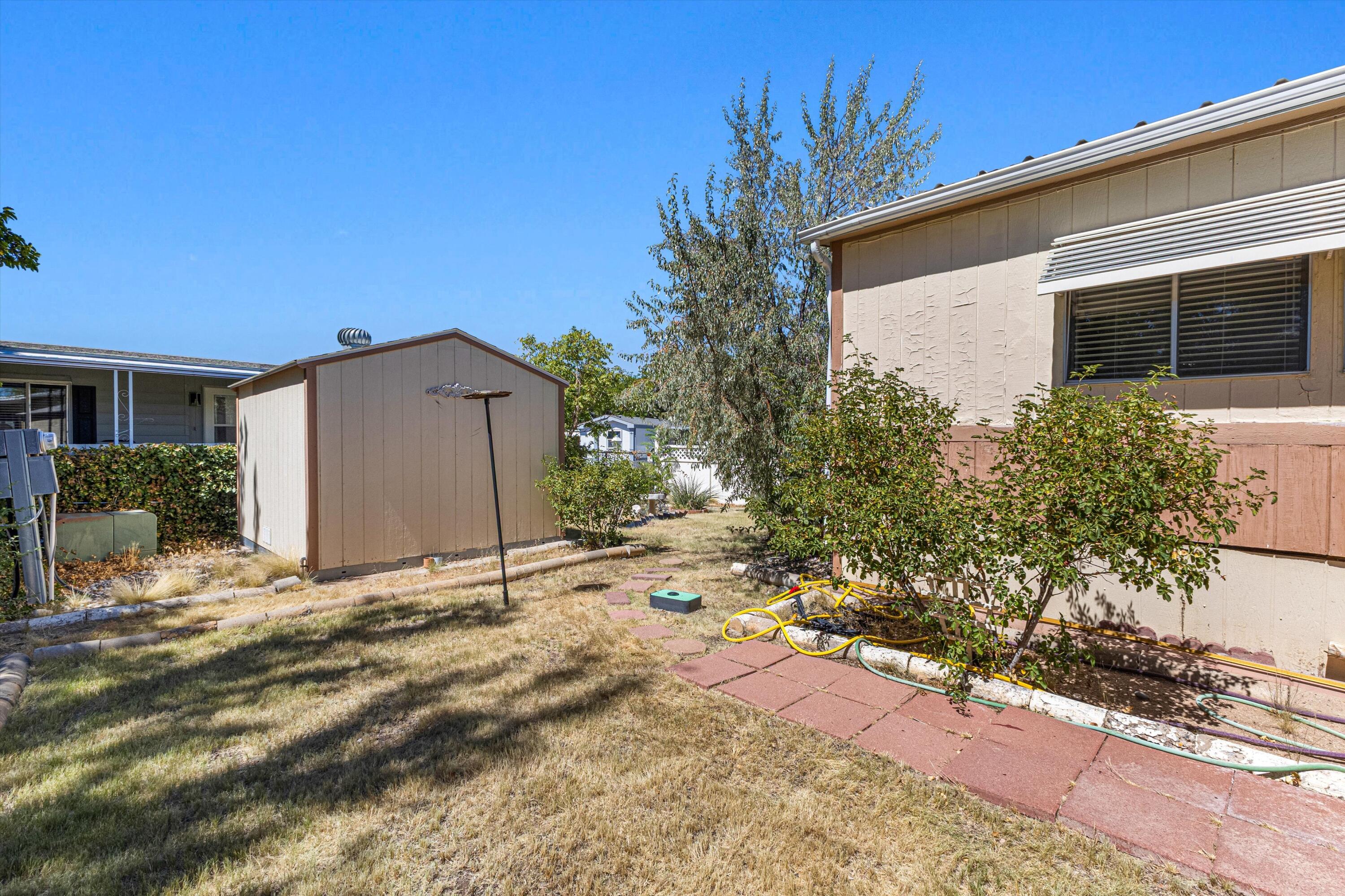 Photo 6 — 901 Beaver Trail SE