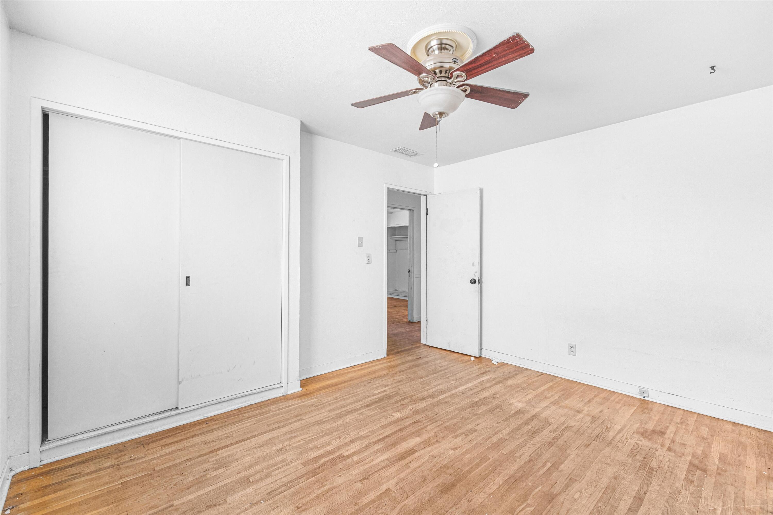 Photo 19 — 1029 California Street SE
