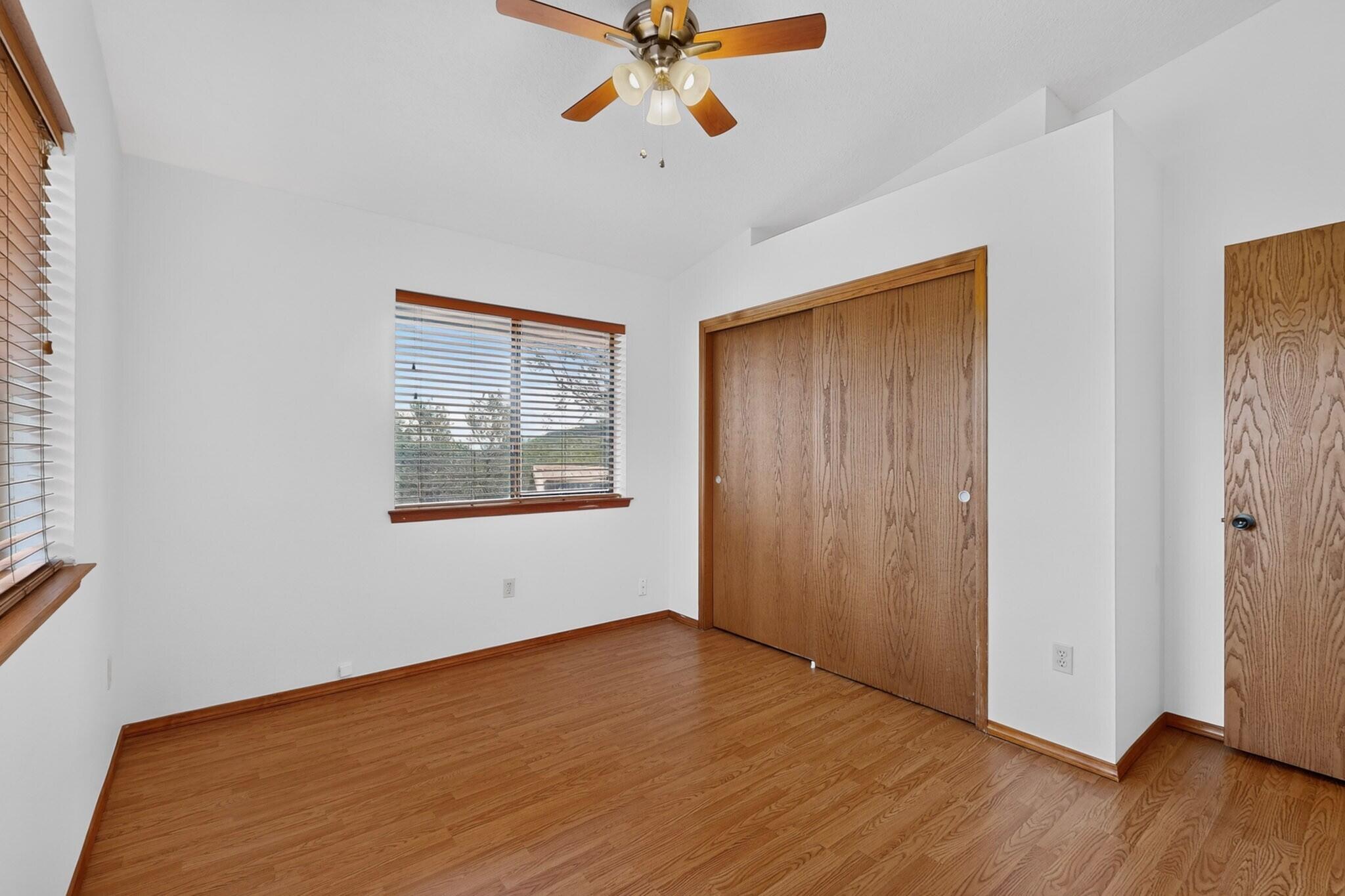 Photo 5 — 4 Oak Place
