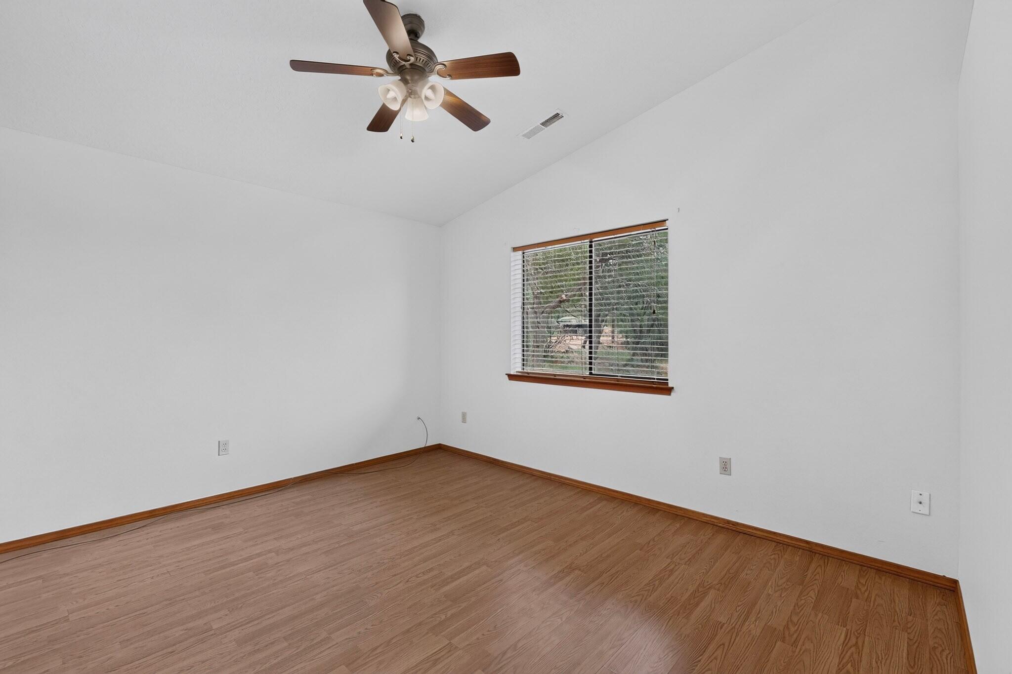 Photo 9 — 4 Oak Place