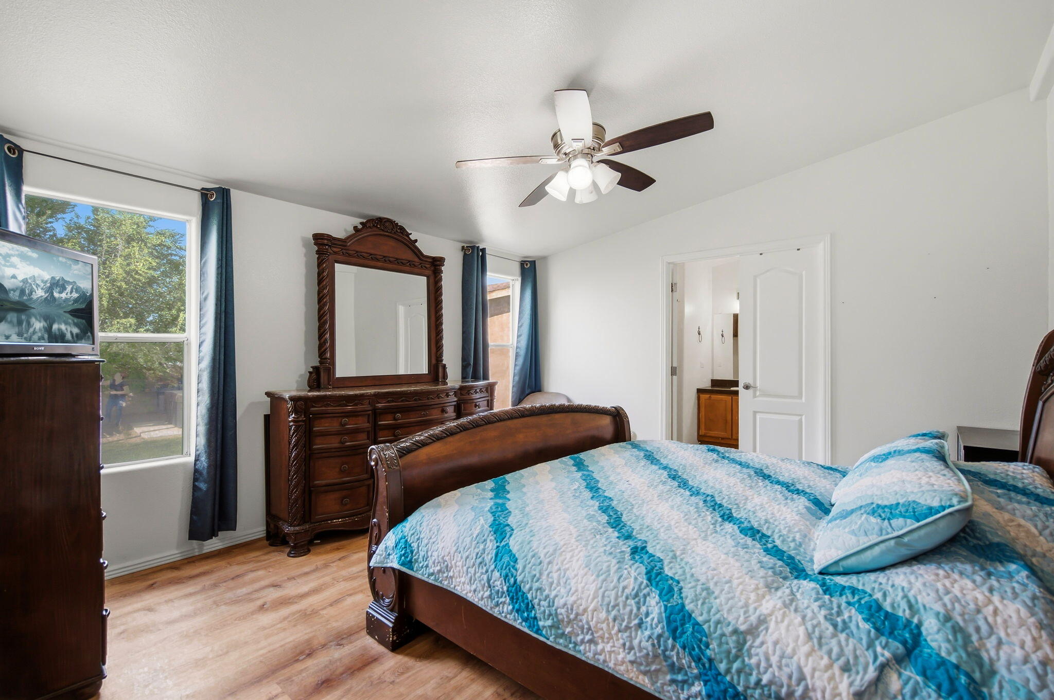 Photo 11 — 113 Hacienda Road NW