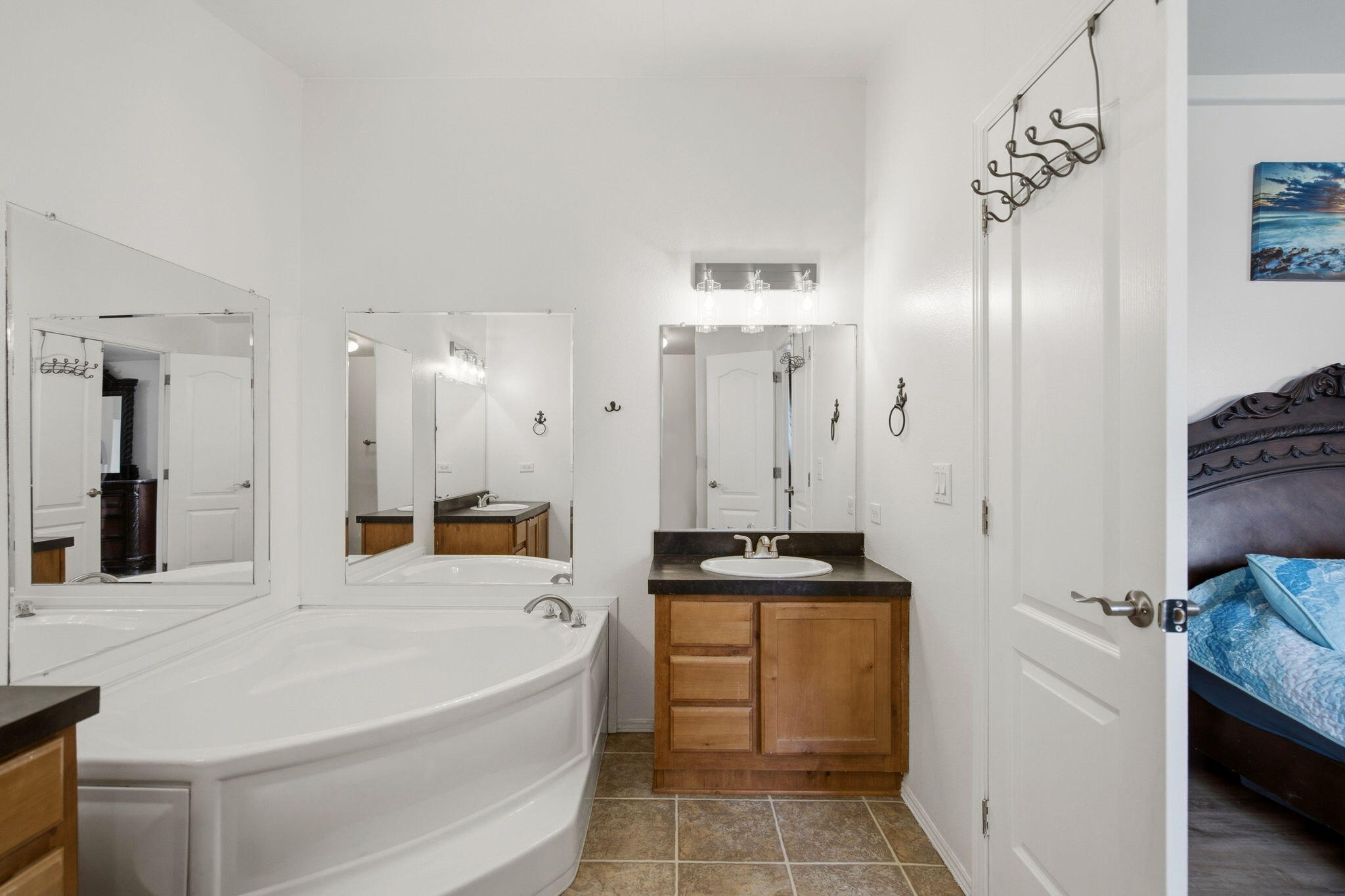 Photo 9 — 113 Hacienda Road NW
