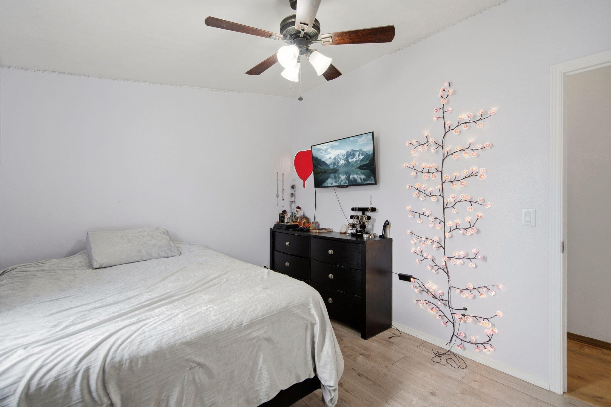 Photo 3 — 113 Hacienda Road NW