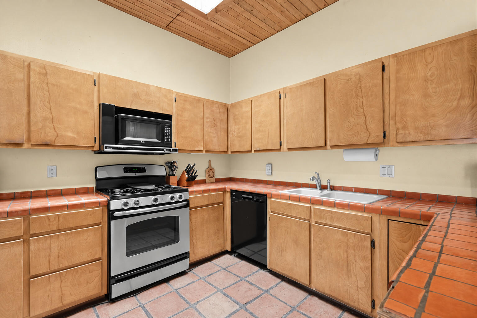 Photo 18 — 4908 Northern Trail NW