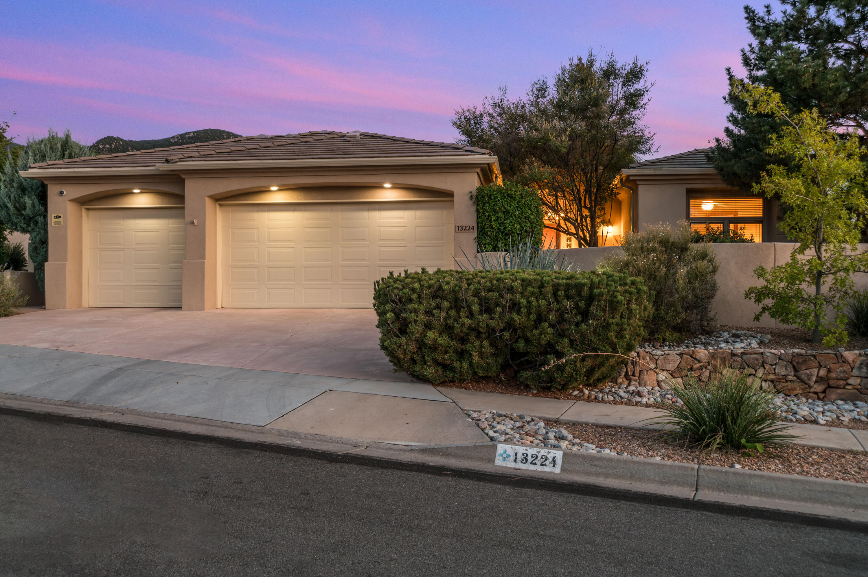 13224 Twilight Trail Place NE, Albuquerque, NM 87111