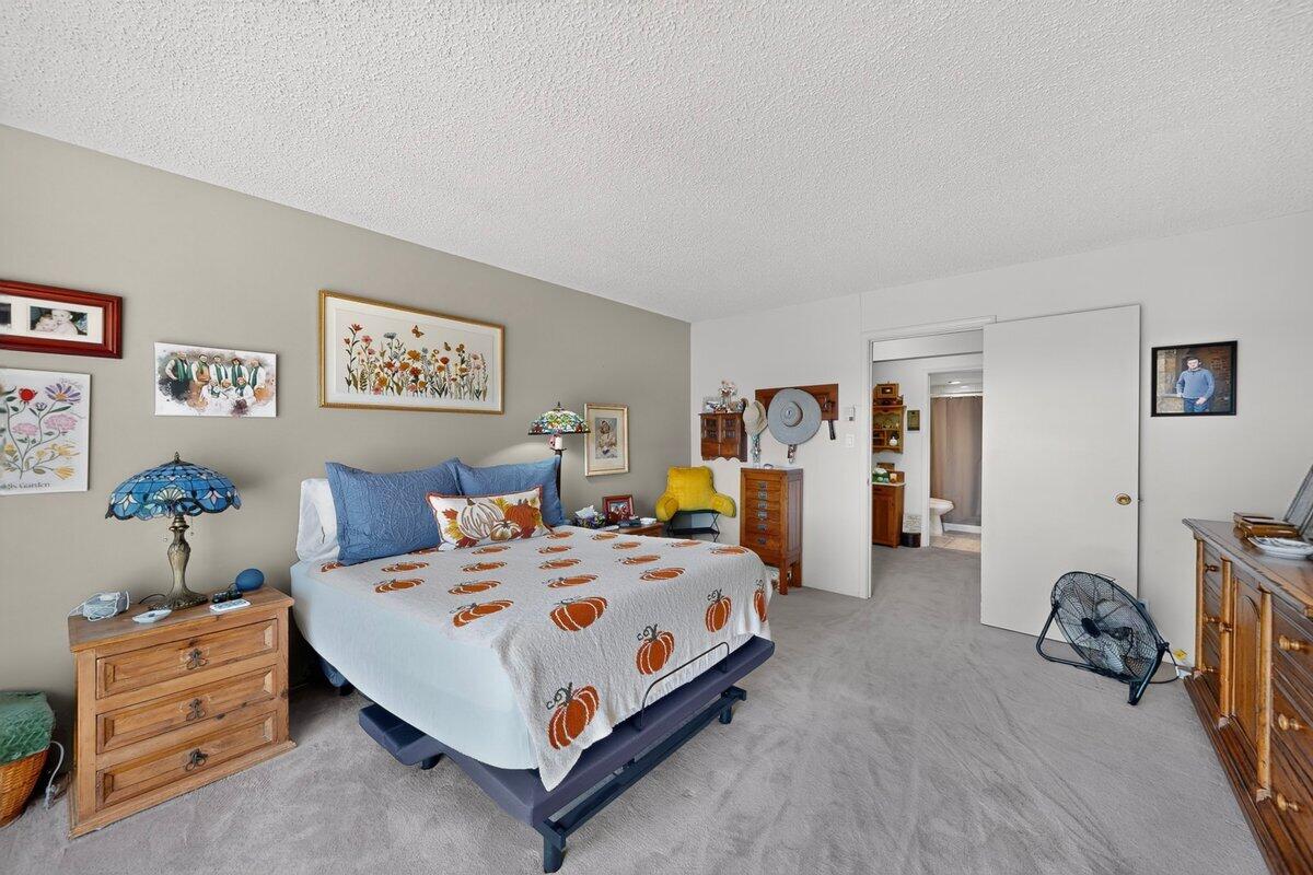 Photo 11 — 614 Lakeview Circle SE