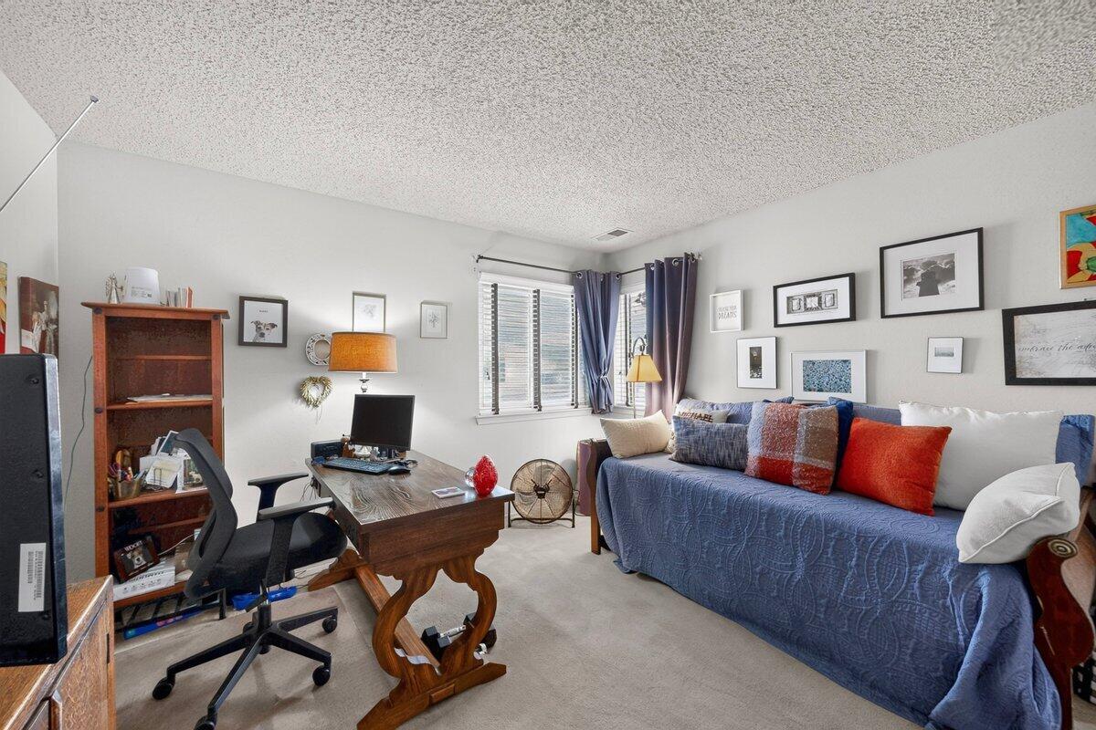 Photo 6 — 614 Lakeview Circle SE