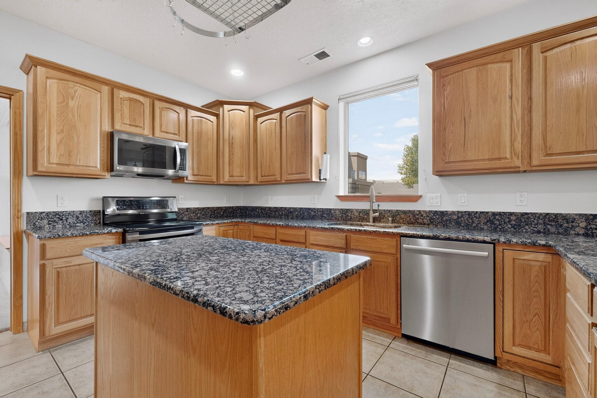 Photo 18 — 9905 Cardinal Street NW