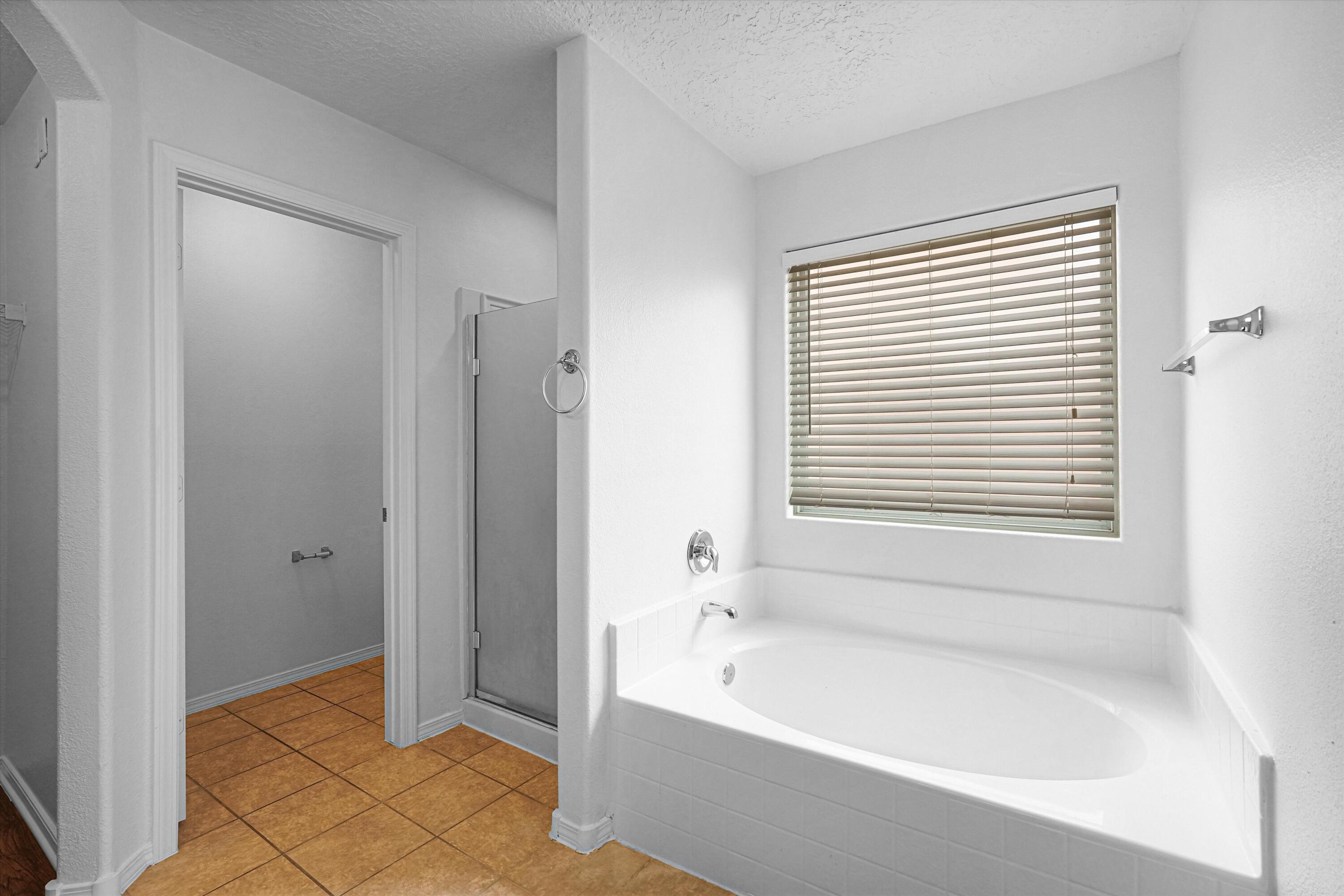 Photo 20 — 11016 Segunda Street NW